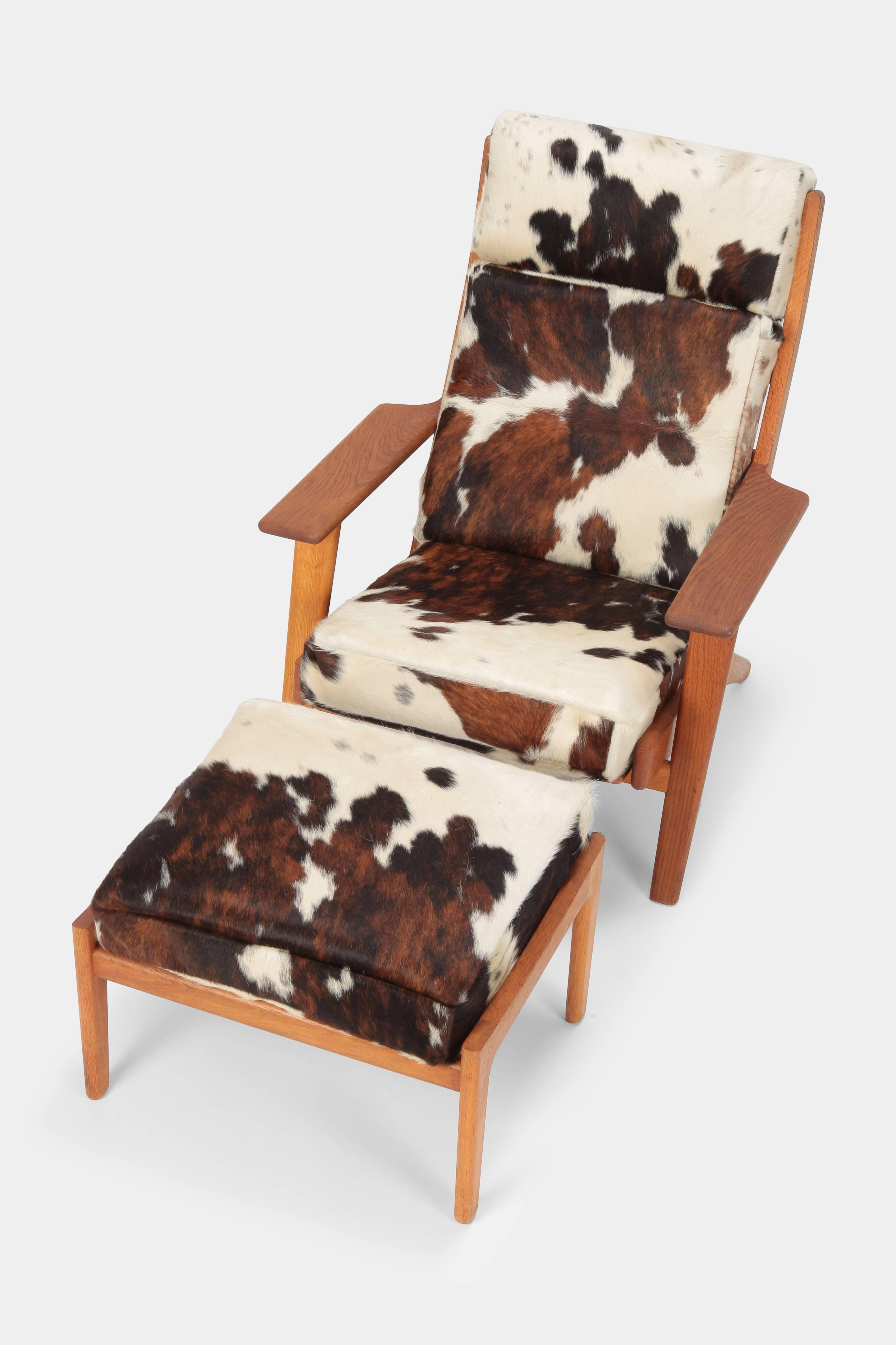 Cowhide Hans J. Wegner GE-290 Lounge Chair GETAMA 1960s For Sale