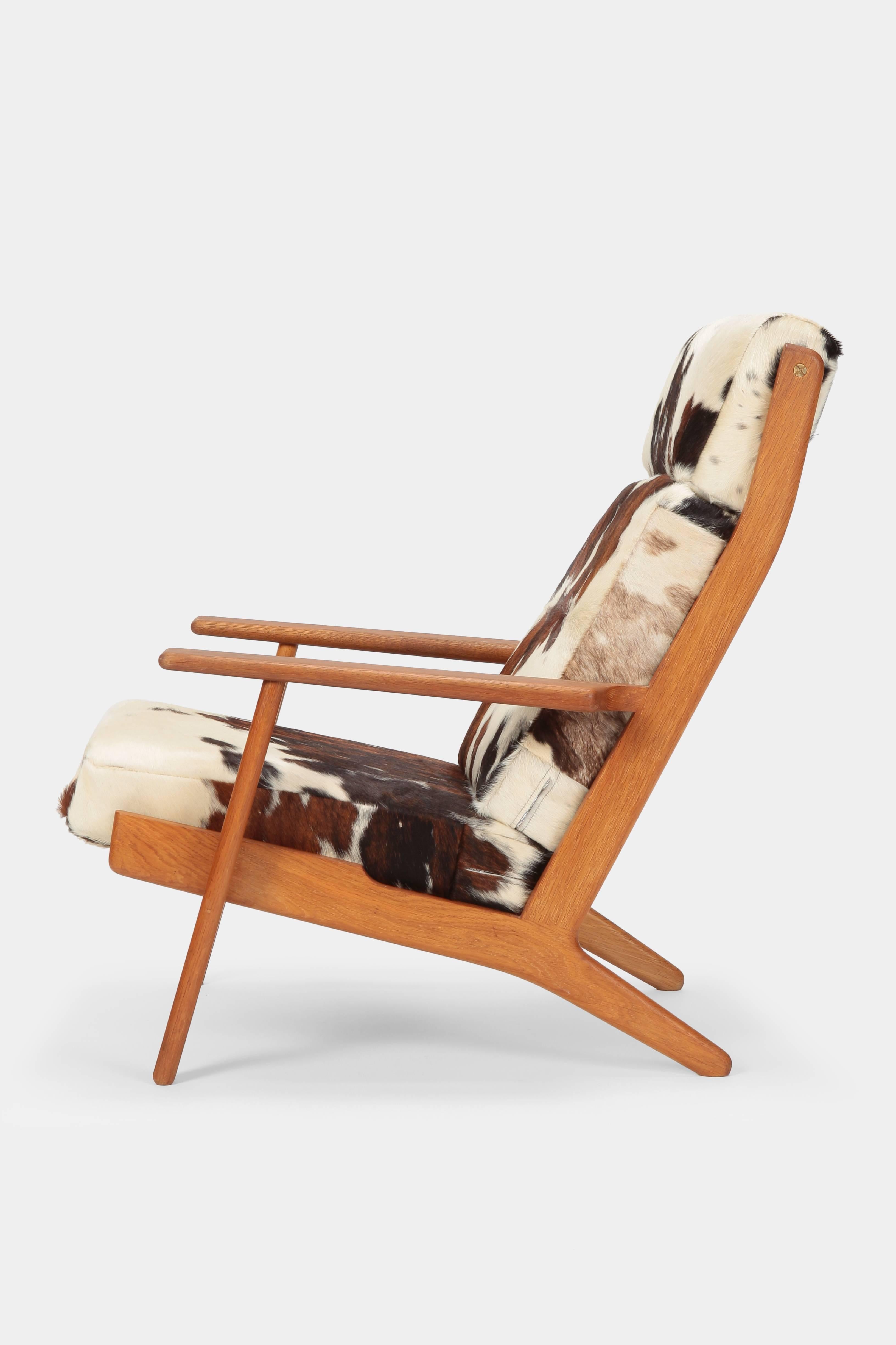 Danish Hans J. Wegner GE-290 Lounge Chair GETAMA 1960s For Sale