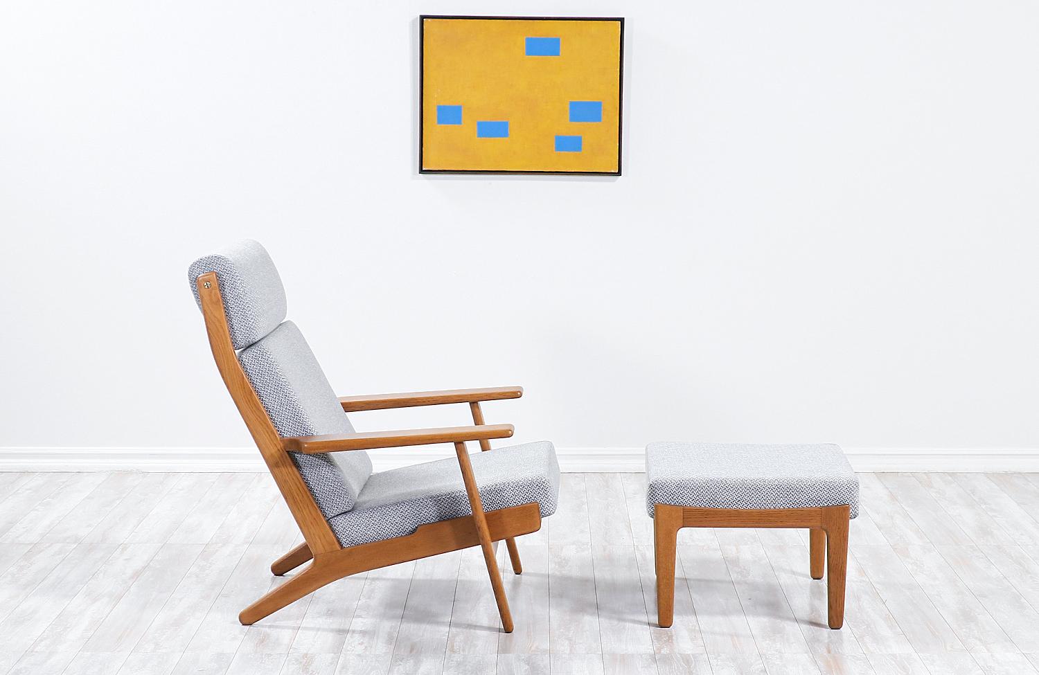 Mid-Century Modern Hans J. Wegner GE-290 Oak Lounge Chair with Ottoman for GETAMA