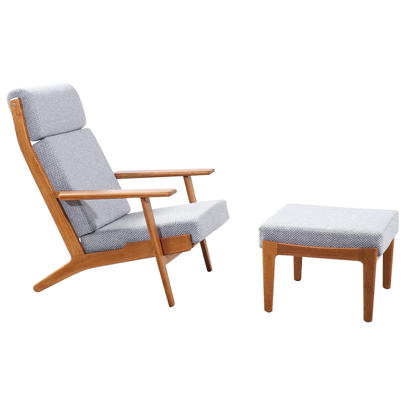 Hans J. Wegner GE-290 Oak Lounge Chair with Ottoman for GETAMA