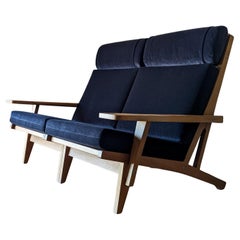 Settee danoise en chêne GE 375 de Hans J. Wegner