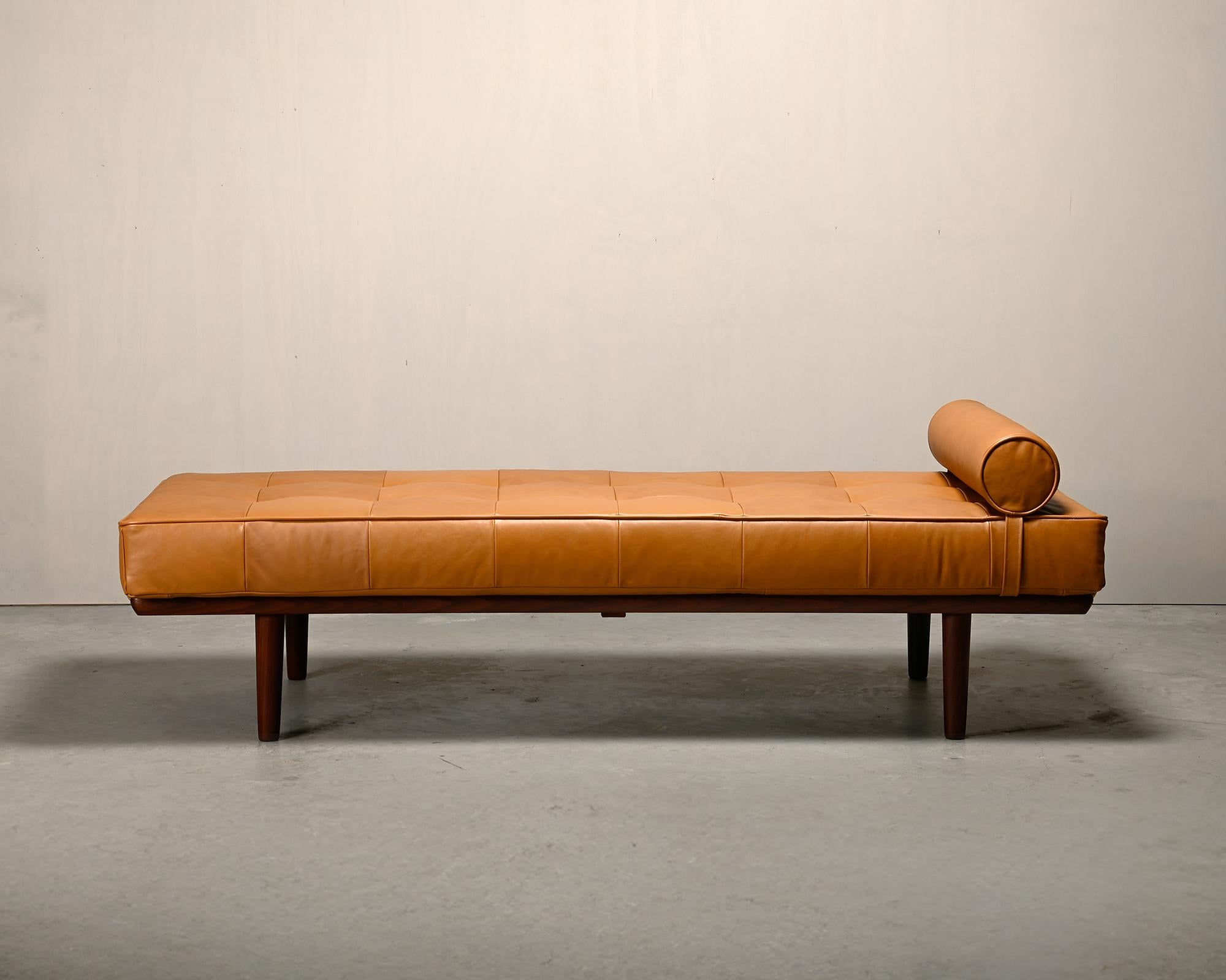 Hans J. Wegner GE19 Daybed in Teak und Kamelleder für Getama Dänemark 1960s (Dänisch) im Angebot