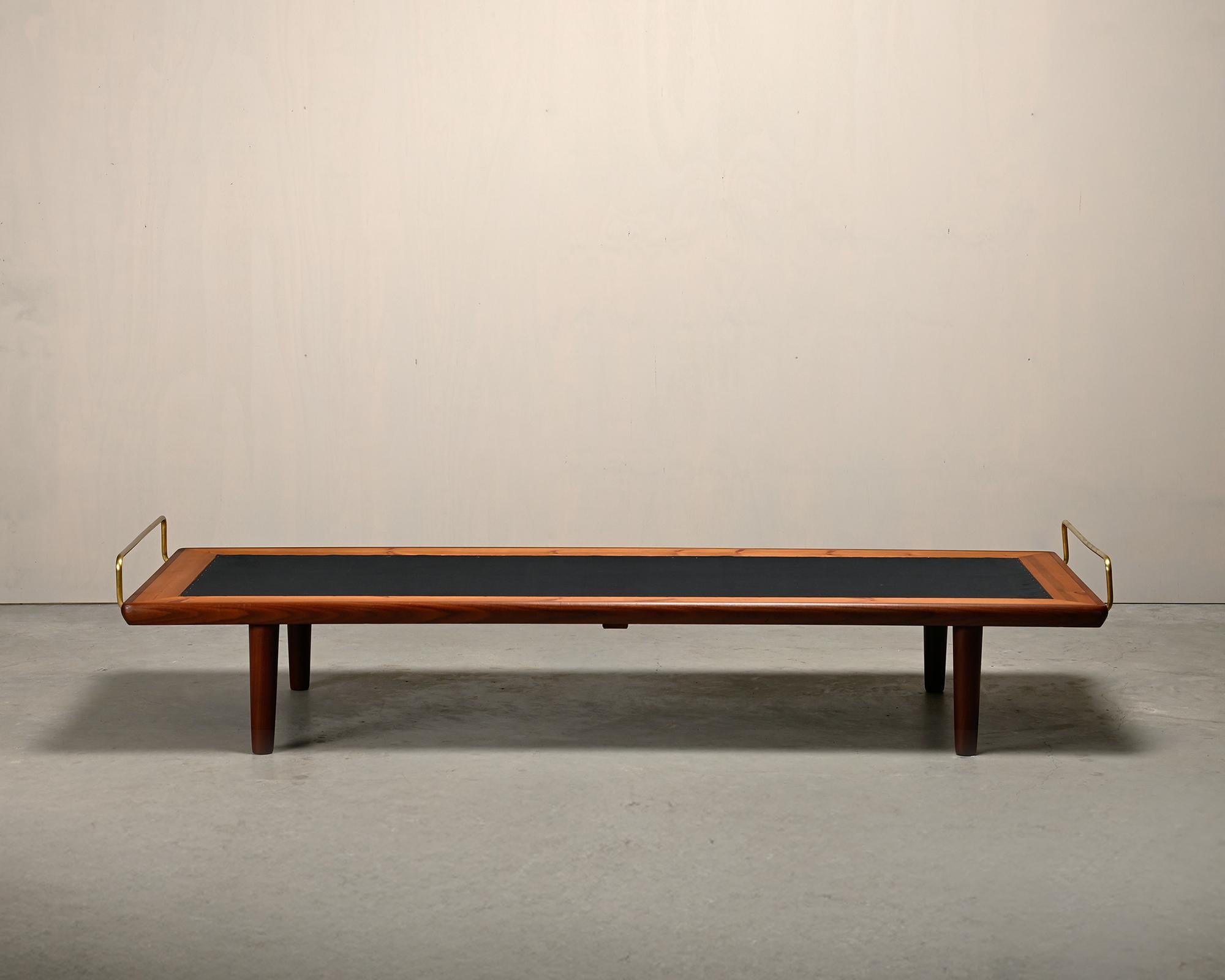 Hans J. Wegner GE19 Daybed in Teak und Kamelleder für Getama Dänemark 1960s im Zustand „Gut“ im Angebot in Amsterdam, NL