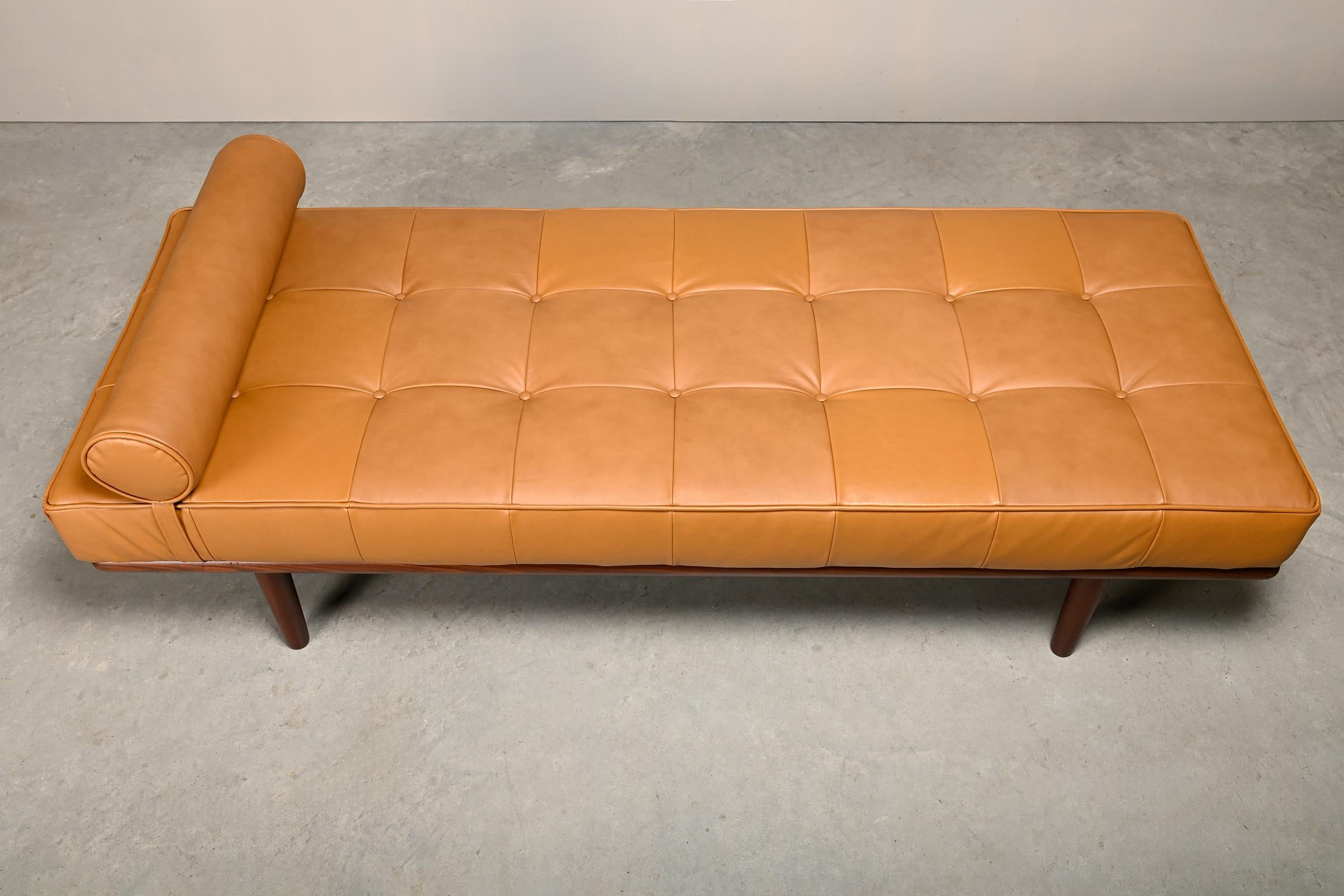 Hans J. Wegner GE19 Daybed in Teak und Kamelleder für Getama Dänemark 1960s (Leder) im Angebot