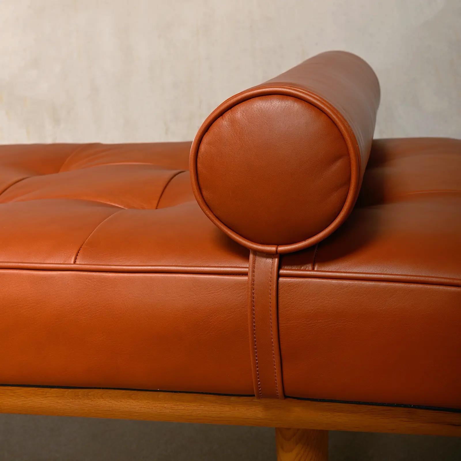 Hans J. Wegner GE19 Daybed with Oak and Cognac Leather for Getama Denmark 1960s 5