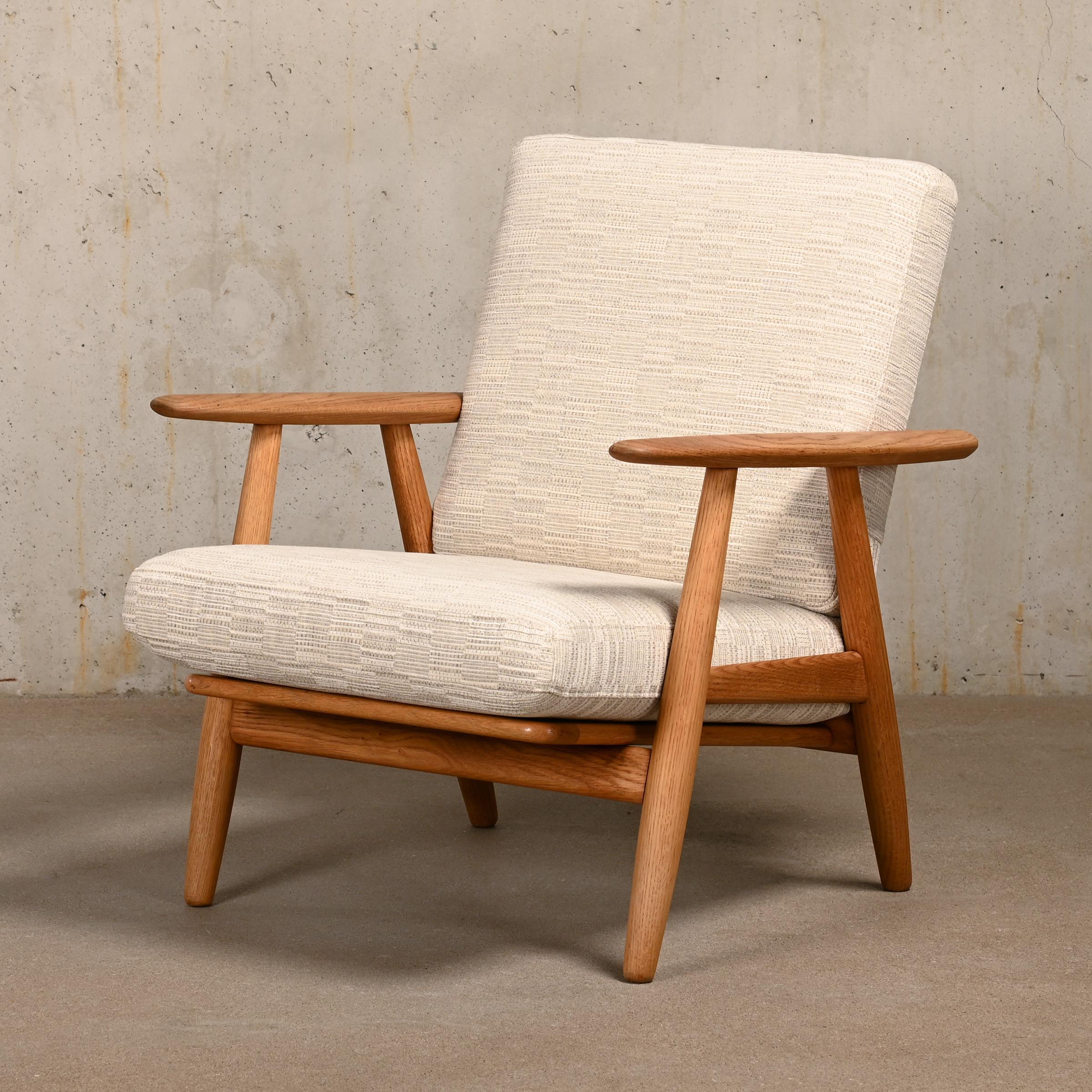 Scandinavian Modern Hans J. Wegner Ge240 'Sigar' Lounge Chair in Oak and Pierre Frey Fabric, GETAMA For Sale