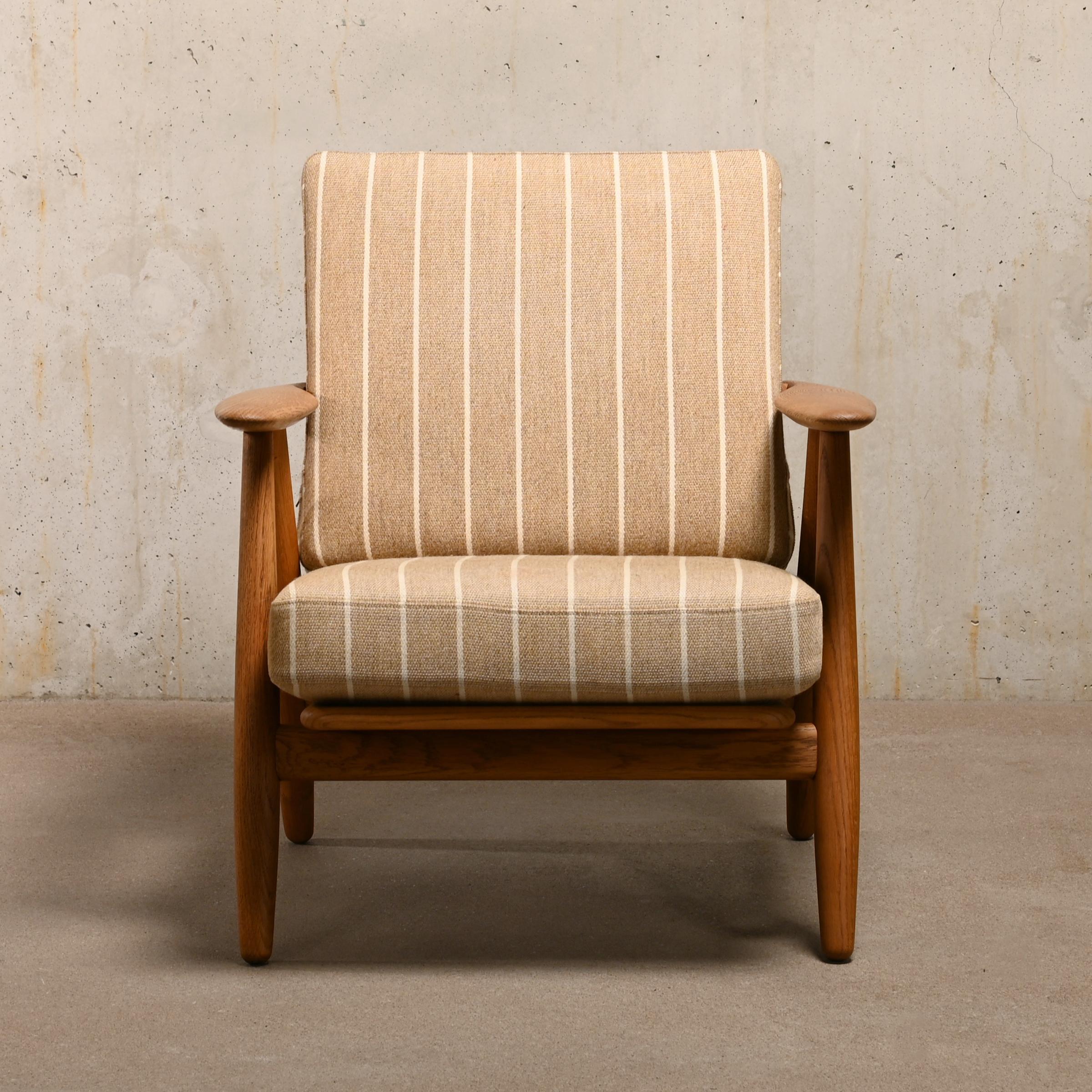 Metal Hans J. Wegner GE240 'Sigar' Lounge Chair in Oak for GETAMA