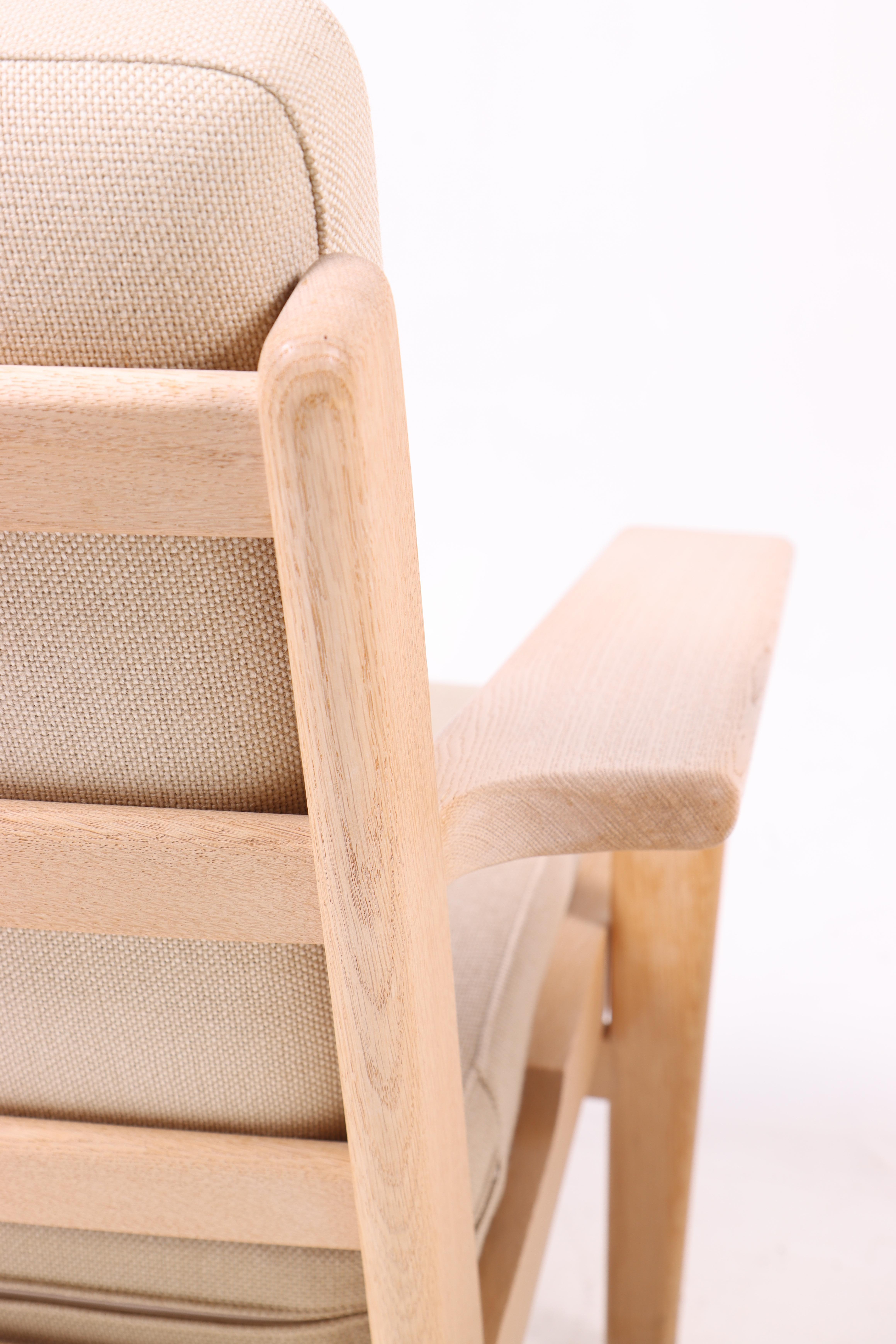 Hans J. Wegner GE290 Lounge Chairs in Oak with Wool Cushions, Getama, 1970s For Sale 1