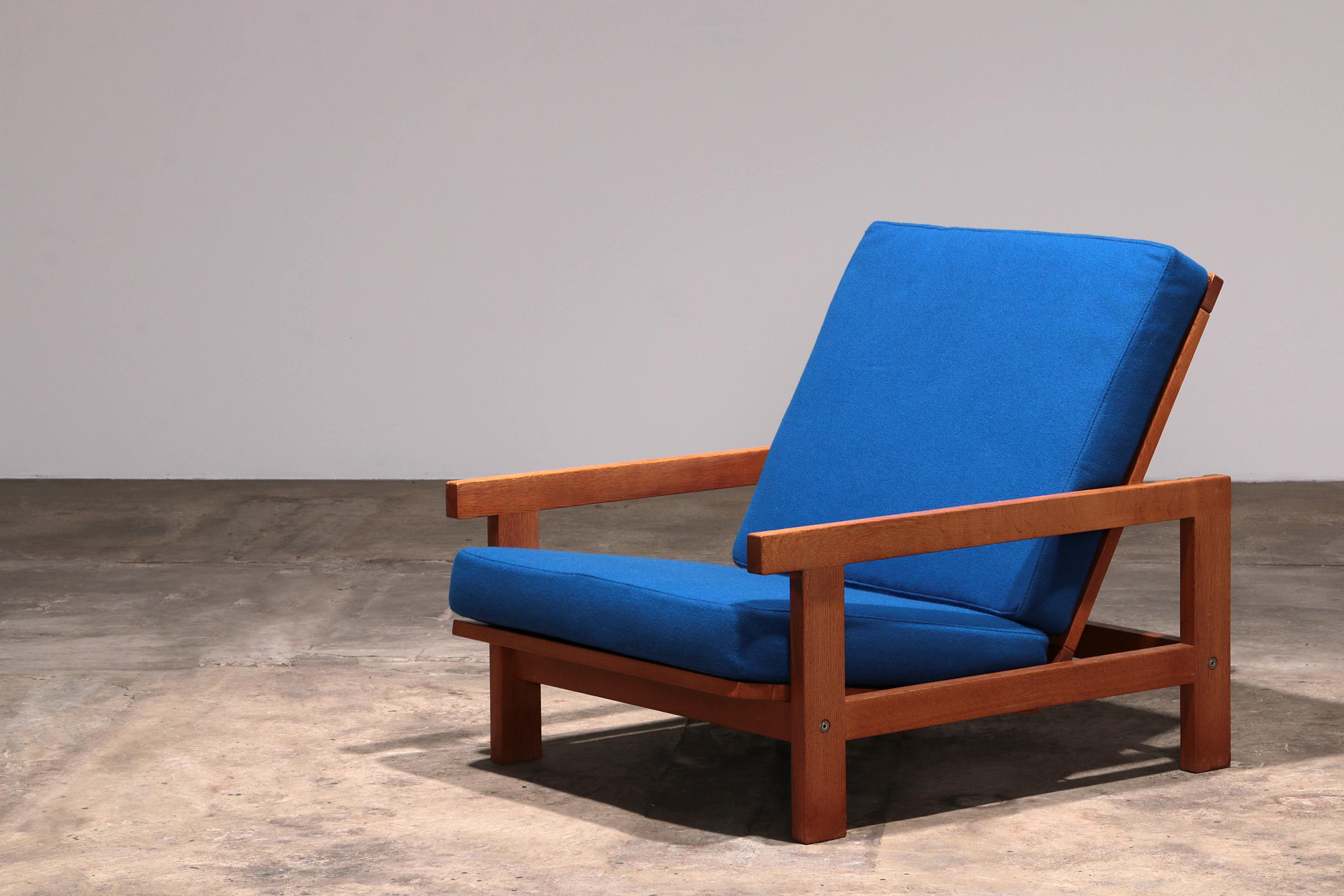 Mid-Century Modern Hans J Wegner GE421 Getama Oak Relax Armchair with Adjustable Backrest For Sale