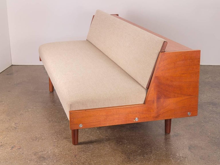 Hans J. Wegner GE6 Daybed Sofa for GETAMA In Excellent Condition For Sale In Brooklyn, NY