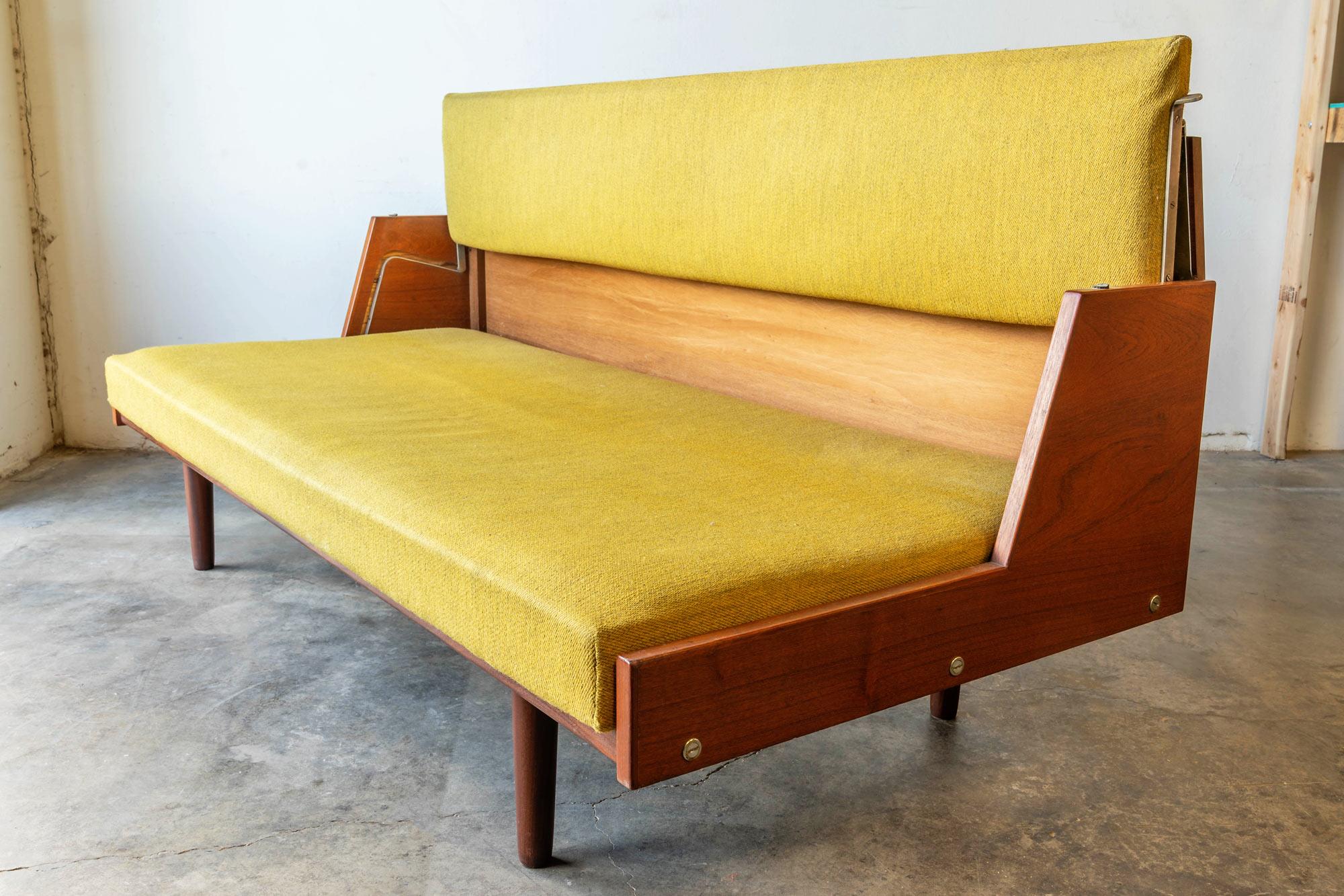 Mid-20th Century Hans J. Wegner GE6 Daybed Sofa for GETAMA For Sale