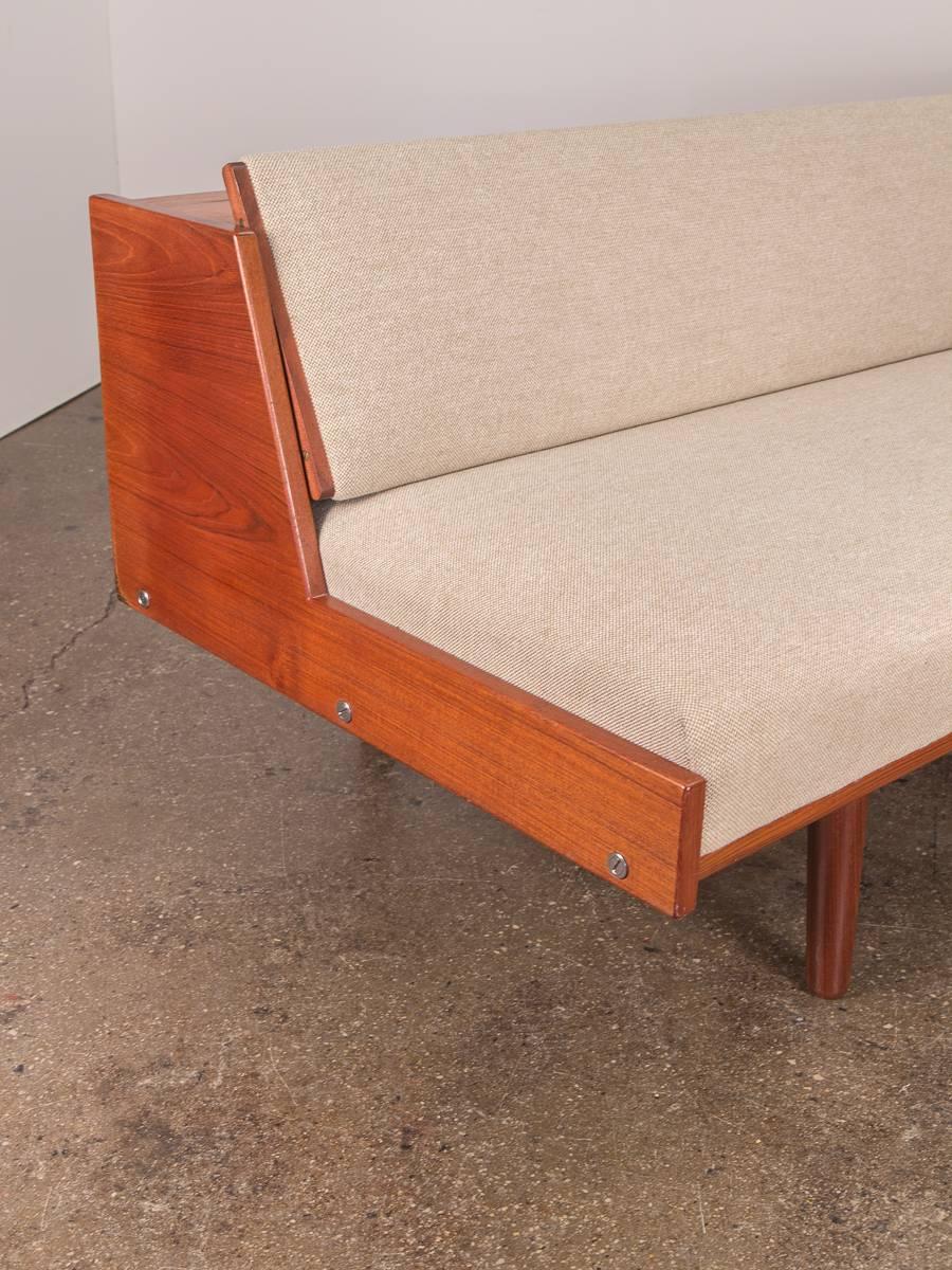 Scandinavian Modern Hans J. Wegner GE6 Daybed Sofa for GETAMA For Sale