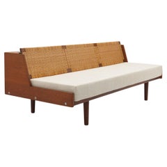 Hans J. Wegner 'GE7' Cane & Teak Sofa Daybed by GETAMA Denmark, 1954