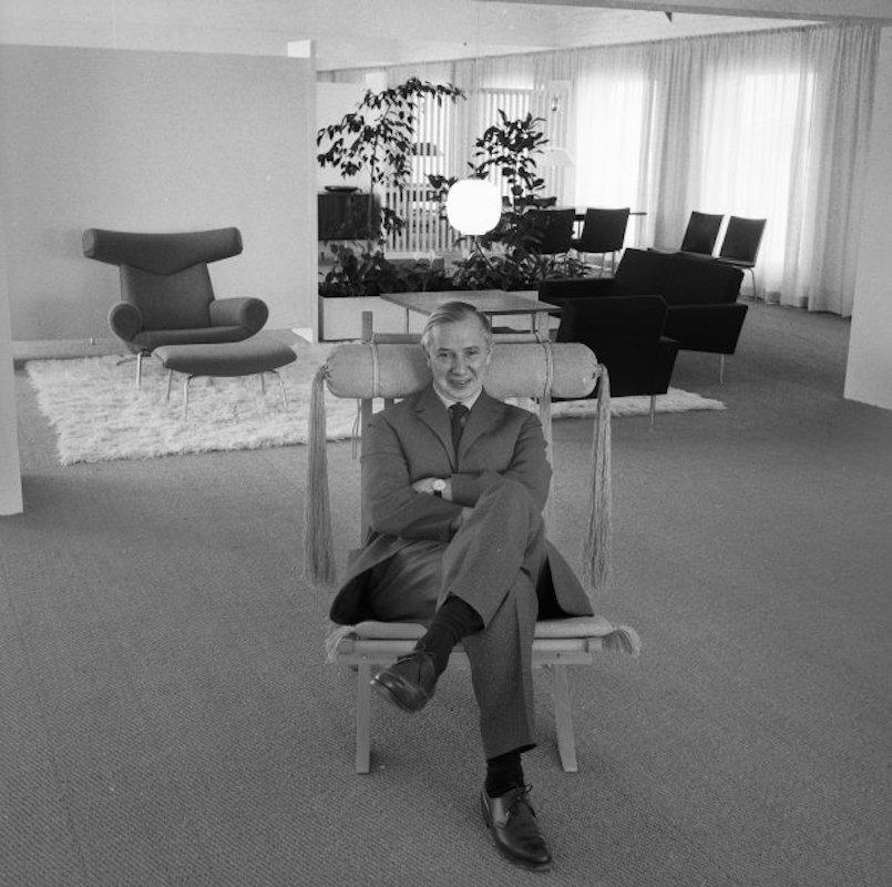 Hans J Wegner GETAMA Lounge Chair, circa 1960s 3