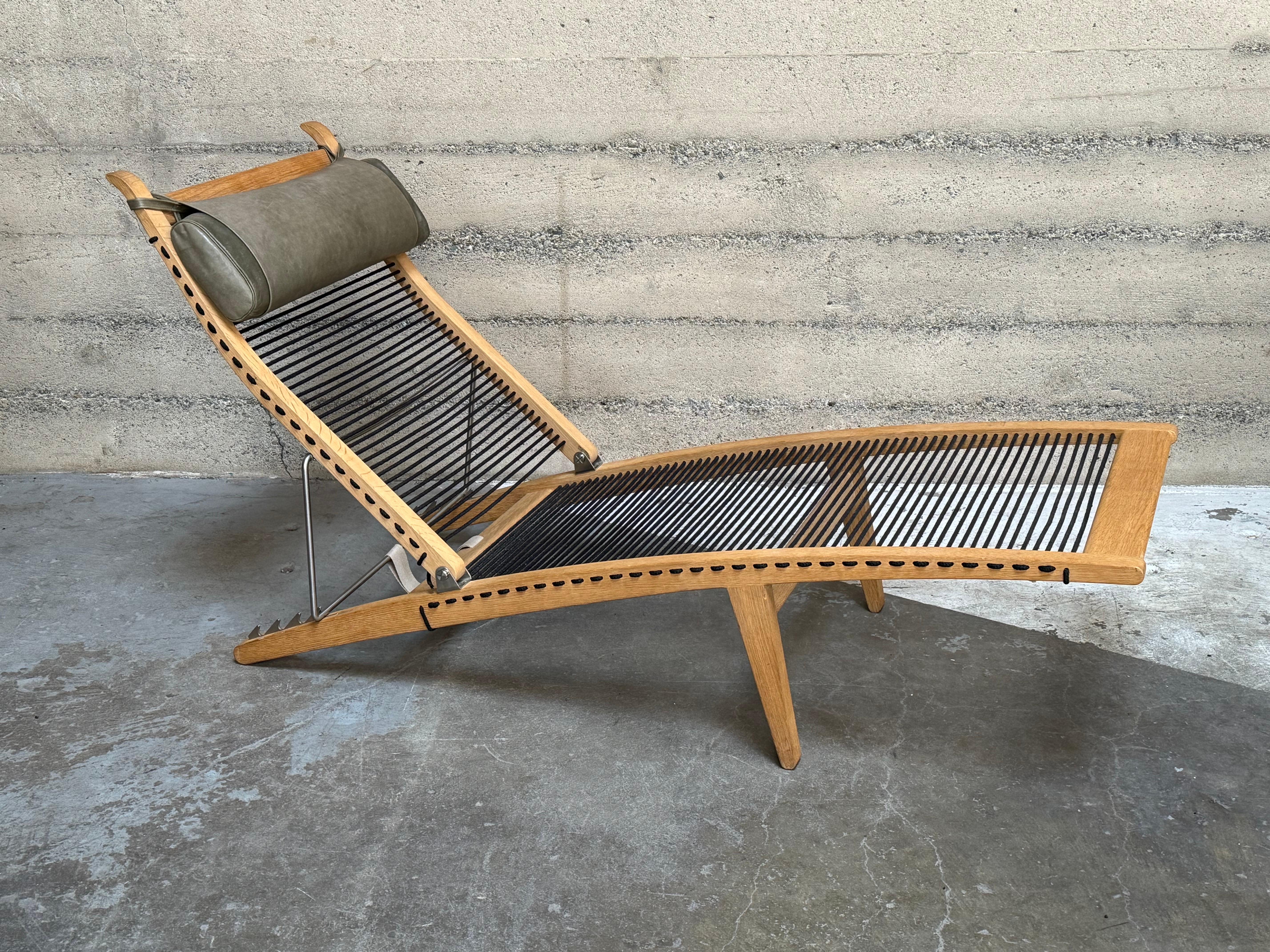 Danish Hans J. Wegner Halyard Deckchair in Oak For Sale