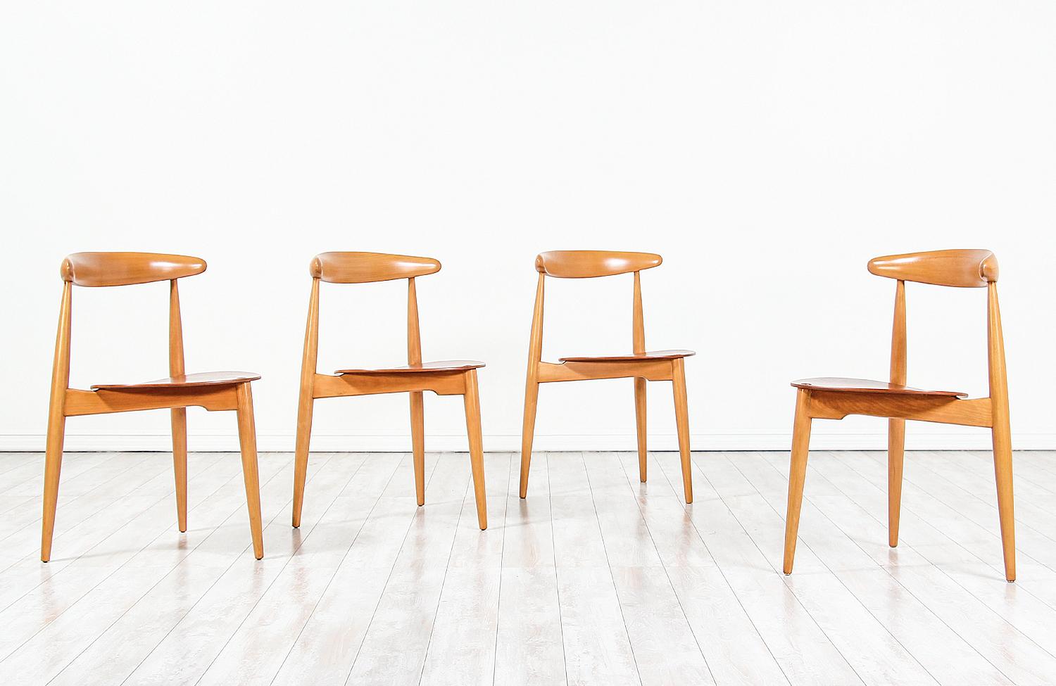 Hans J. Wegner 'Heart' Dining Chairs for Fritz Hansen In Excellent Condition In Los Angeles, CA