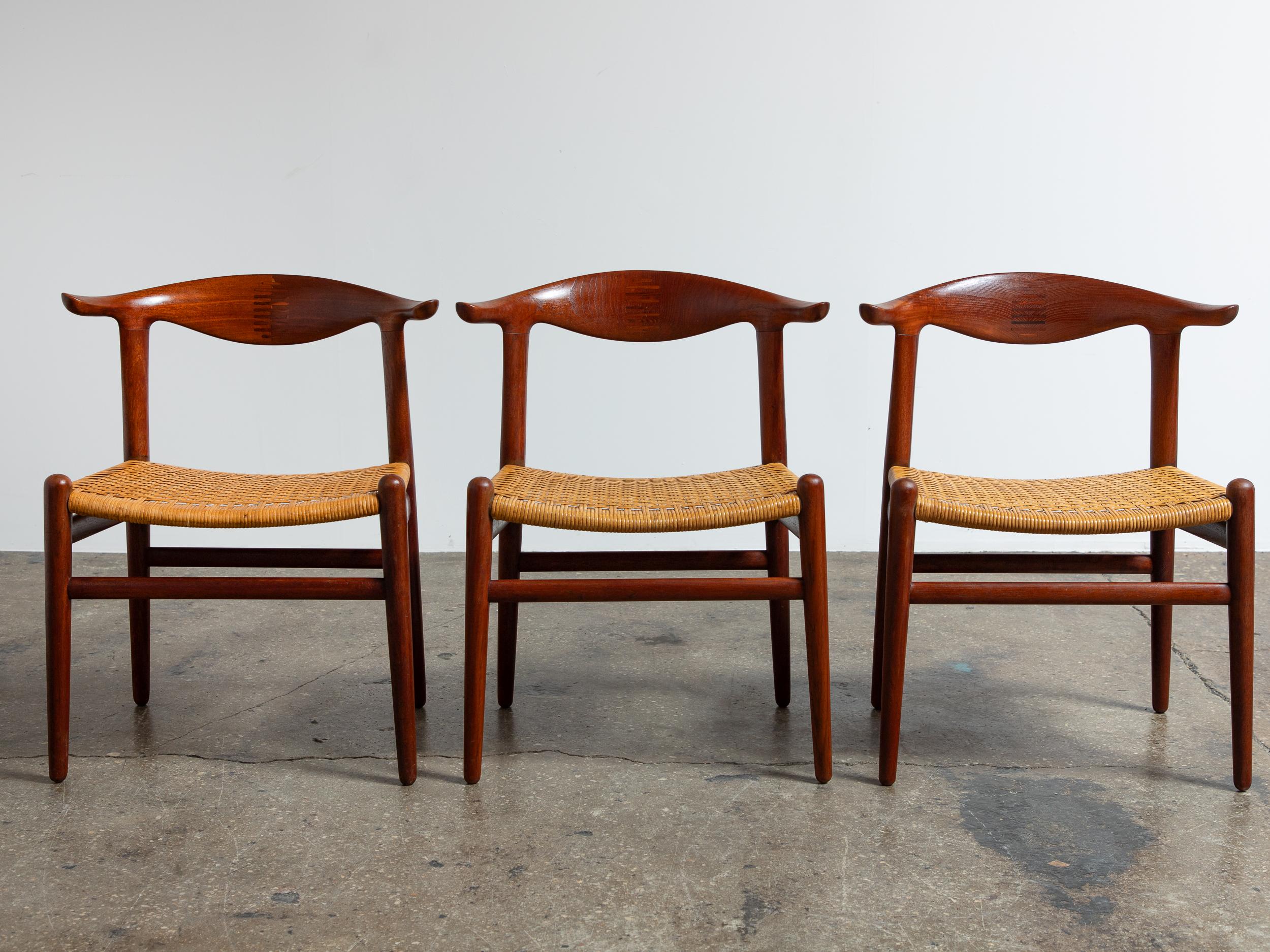 Hans J. Wegner JH-505 Sedie in teak e canna - Set di sei sedie in vendita 6