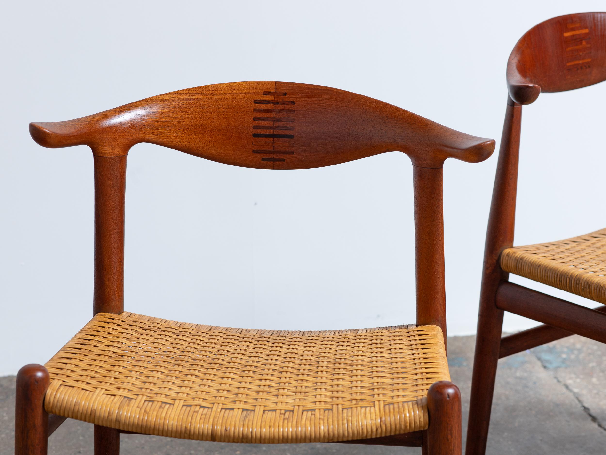 Hans J. Wegner JH-505 Sedie in teak e canna - Set di sei sedie in vendita 1