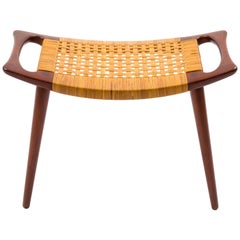 Hans J Wegner JH 539 Hocker aus Teak und Rohr:: Johannes Hansen:: signiert:: 1950er Jahre