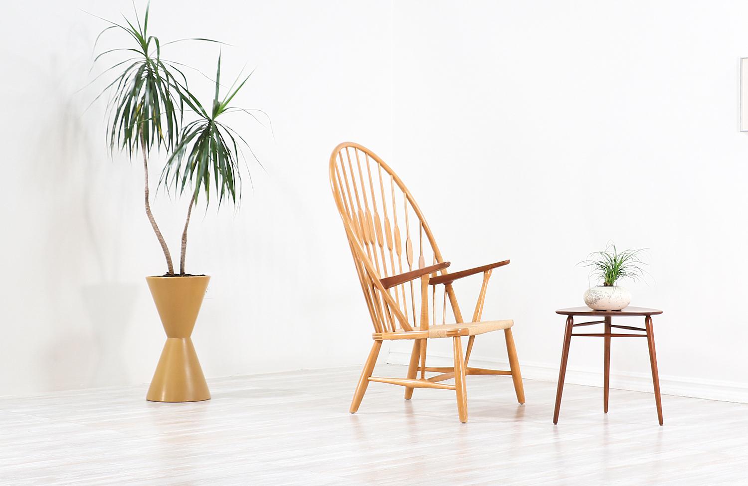 Mid-Century Modern Hans J. Wegner JH-550 Peacock Chair for Johannes Hansen