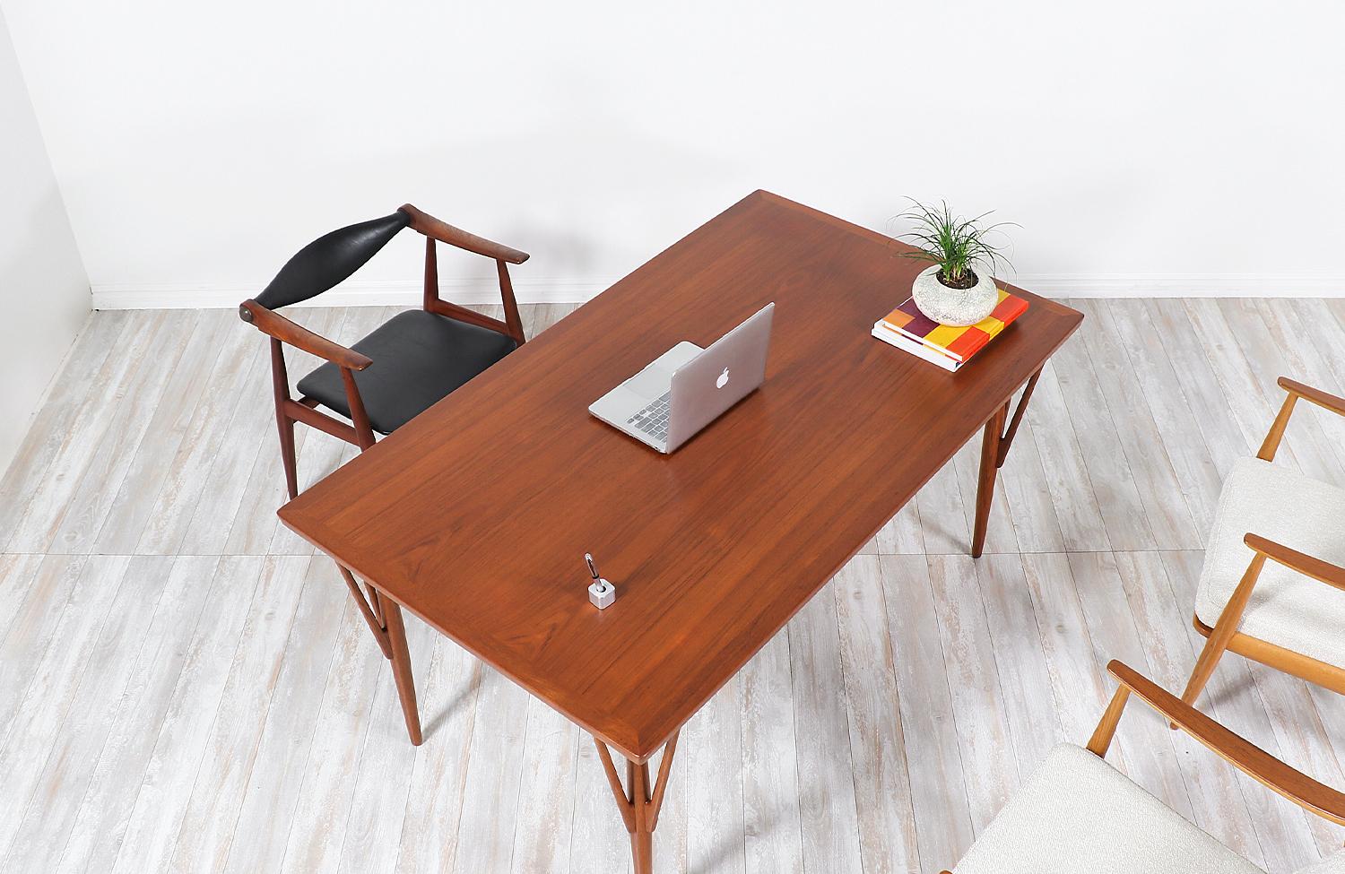 Wood Hans J. Wegner JH-561 Dining Table / Desk for Johannes Hansen