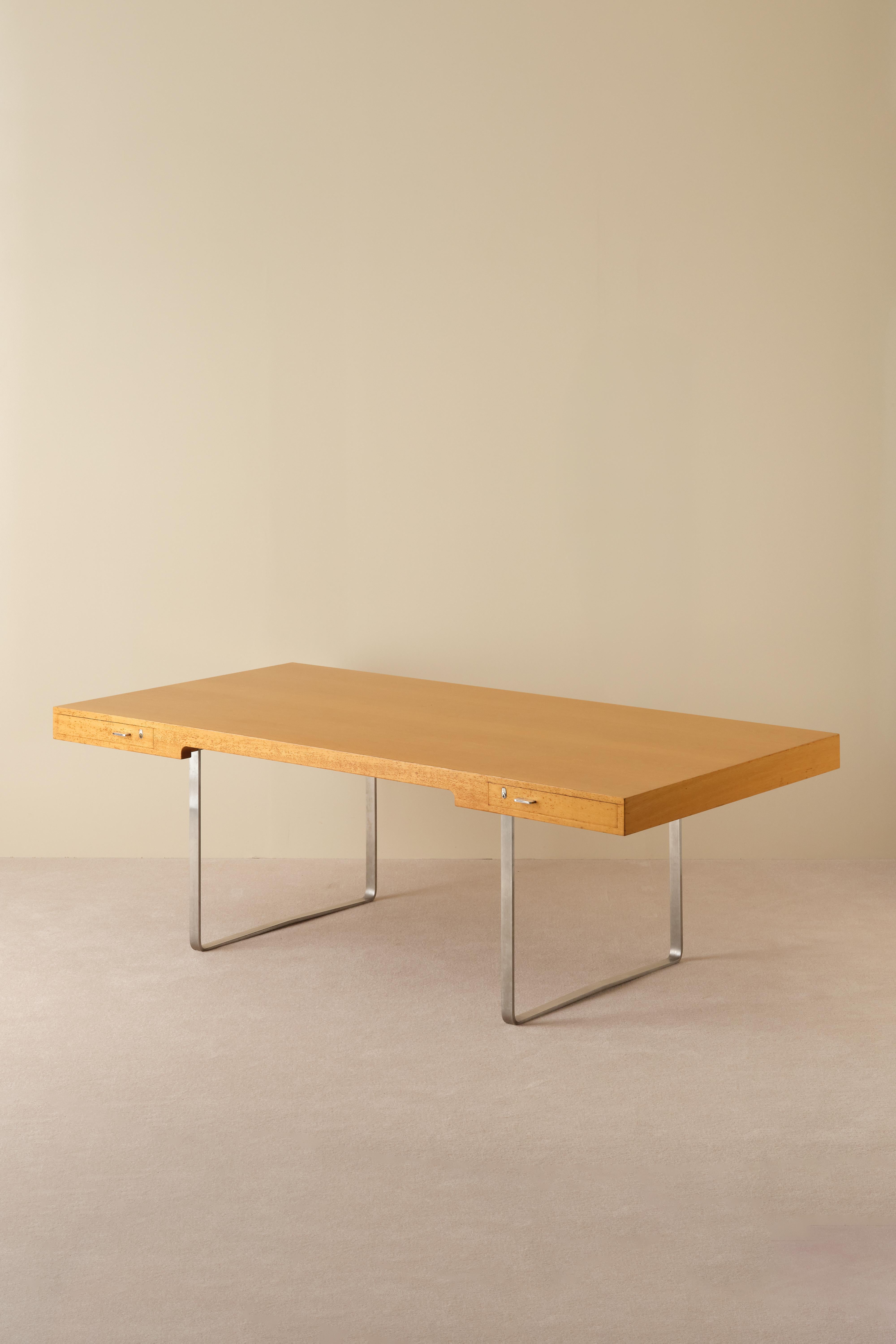 Large freestanding desk in oak by Hans J. Wegner. Produced by Johannes Hansen, Denmark, 1970s. Signed.

    