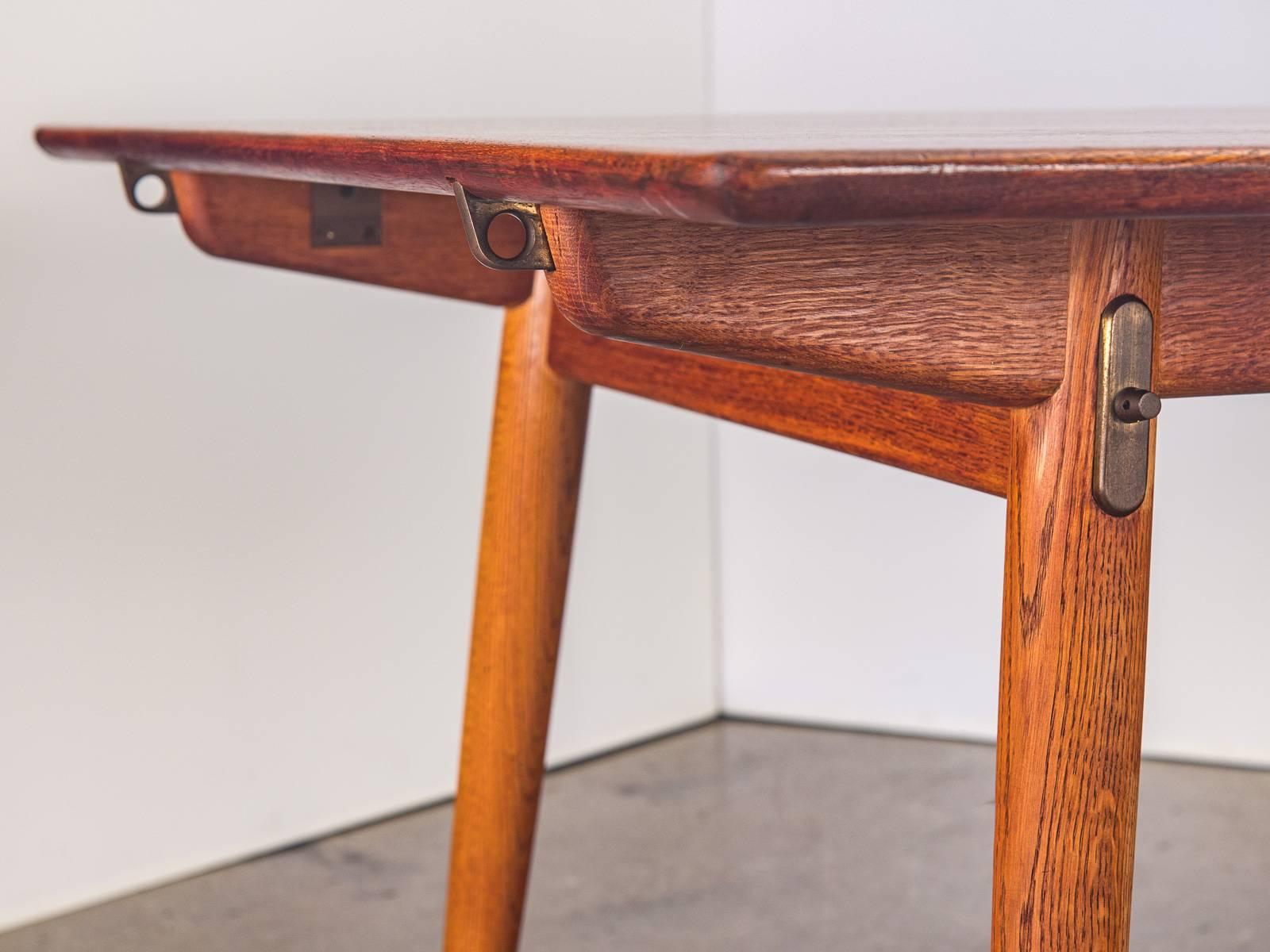 Hans J. Wegner JH570 Teak Dining Table for Johannes Hansen In Good Condition In Brooklyn, NY