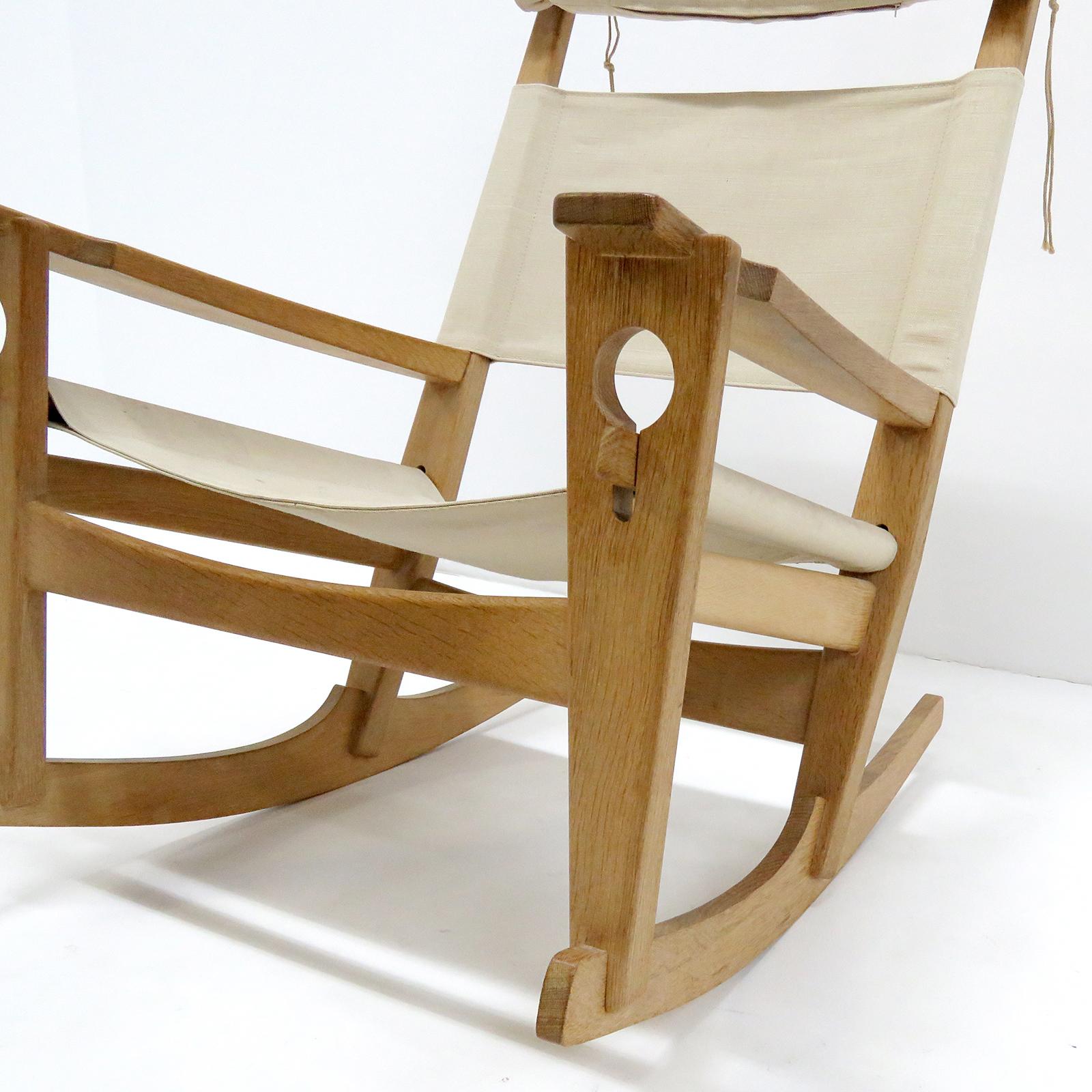 Hans J. Wegner 'Keyhole' Rocking Chair, 1967 3