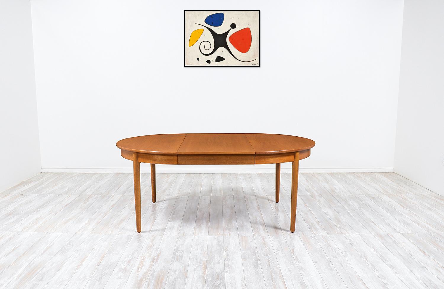 hans wegner round dining table