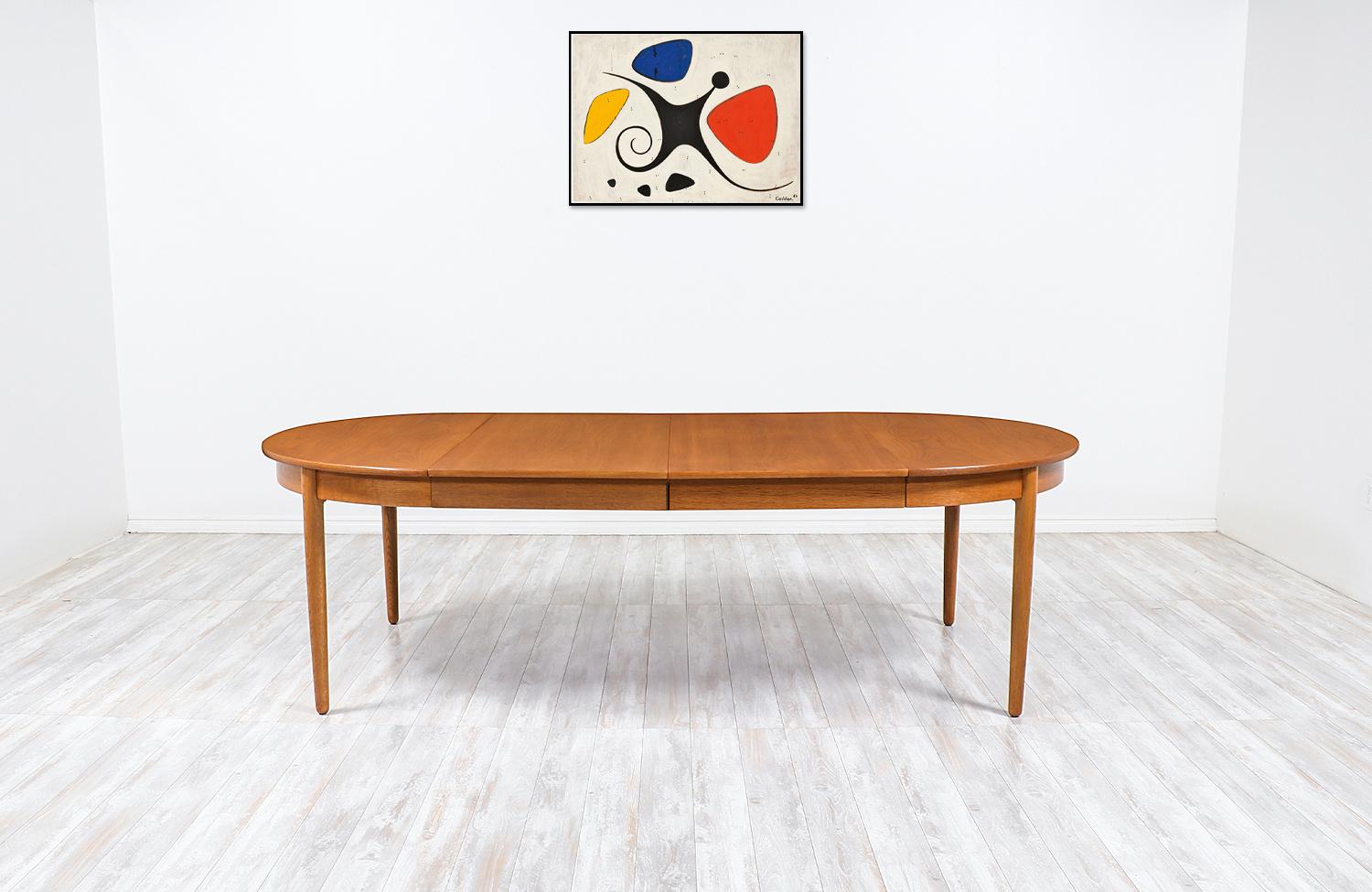 hans wegner round dining table