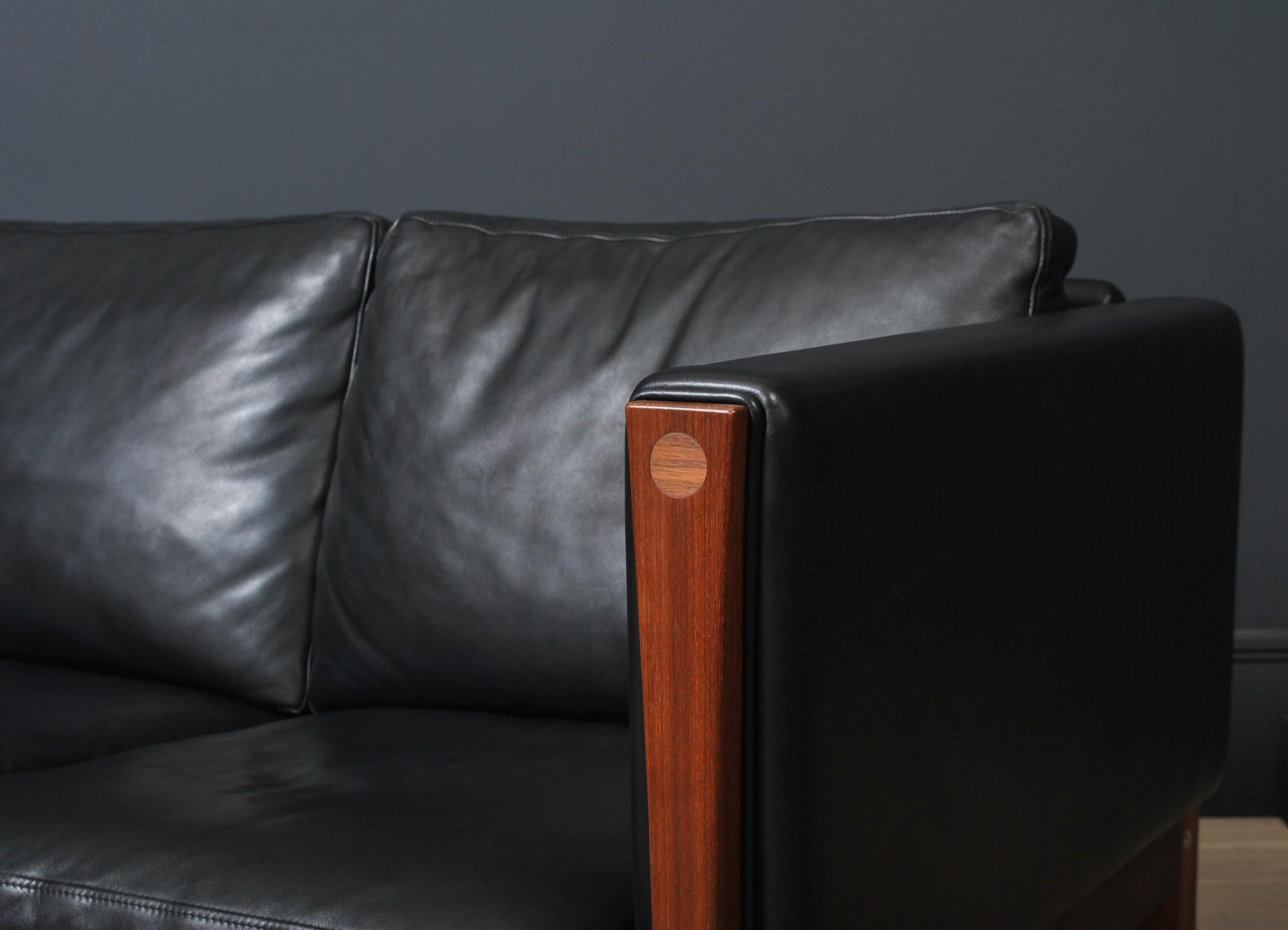 Hans J Wegner Leather Sofa, CH163 3