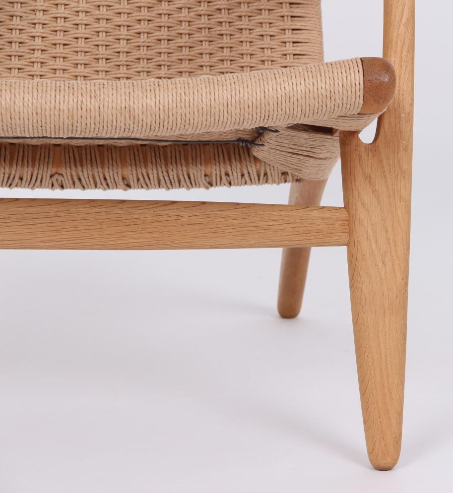 Hand-Crafted Hans J. Wegner, Lounge Chair CH 25 For Sale