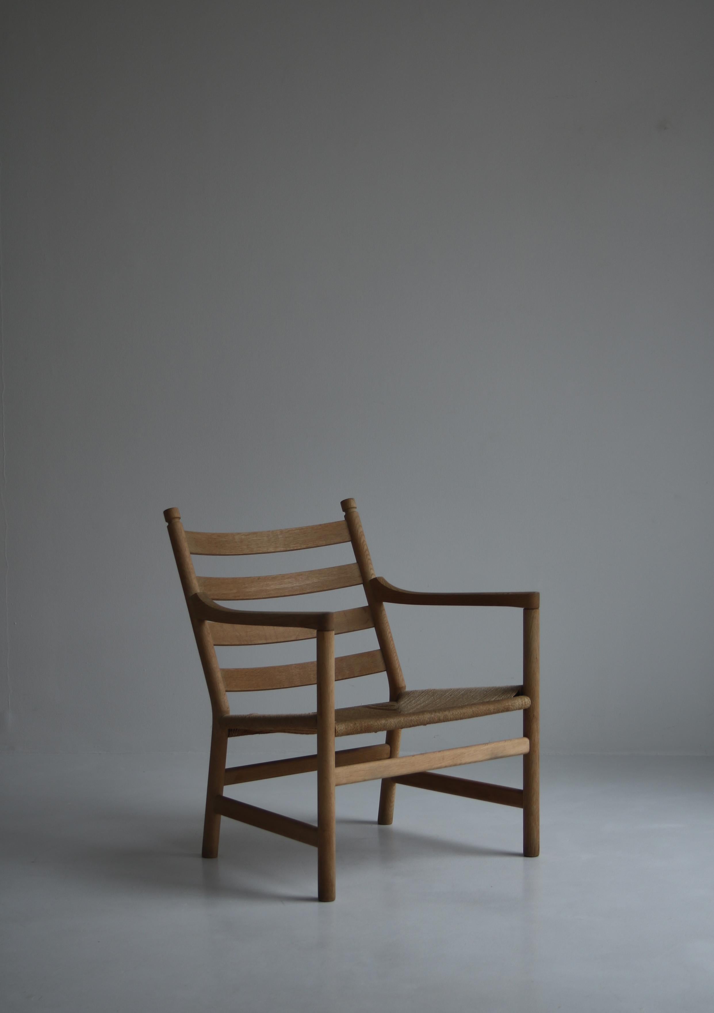 Mid-20th Century Hans J. Wegner Lounge Chair 