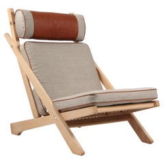 Hans J. Wegner Lounge Chair in Beech, Canvas, Leather, 1960's
