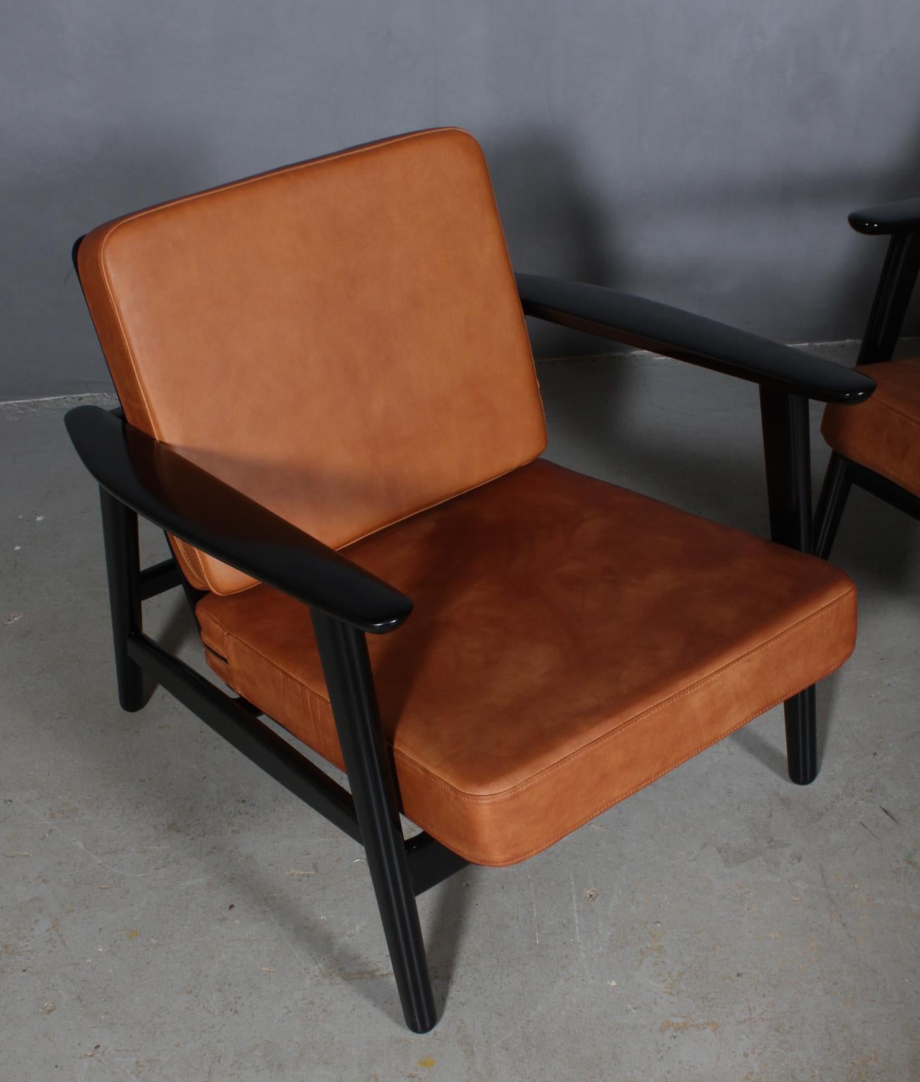 Hans J. Wegner Lounge Chair, Model 233, Cognac Aniline Leather In Excellent Condition In Esbjerg, DK