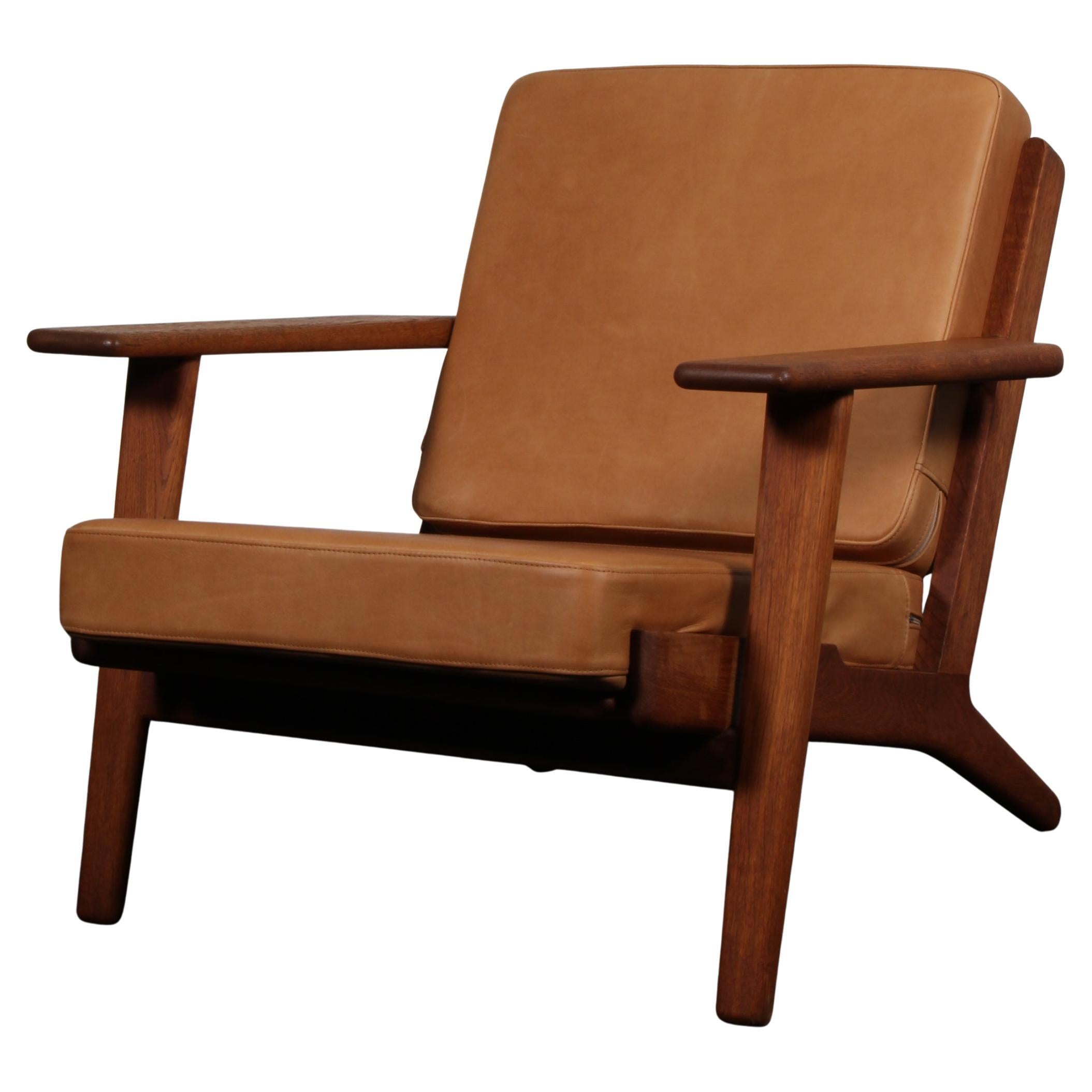 Hans J. Wegner, Lounge Chair, Model 290, oil treated Oak, 1970s Denmark in vendita
