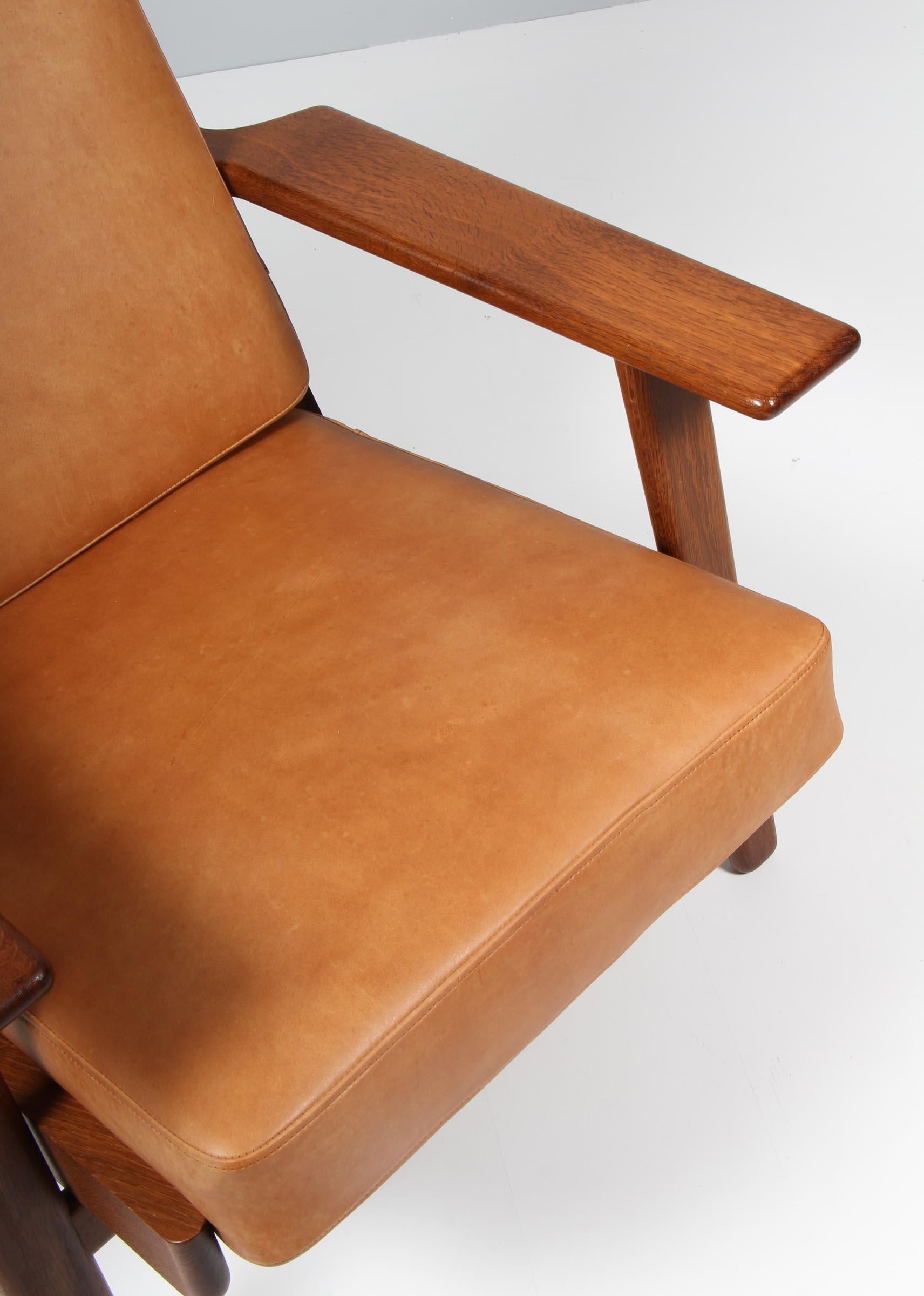 Hans J. Wegner, Lounge Chair, Model 290, Smoked Oak, 1970s Denmark In Good Condition In Esbjerg, DK