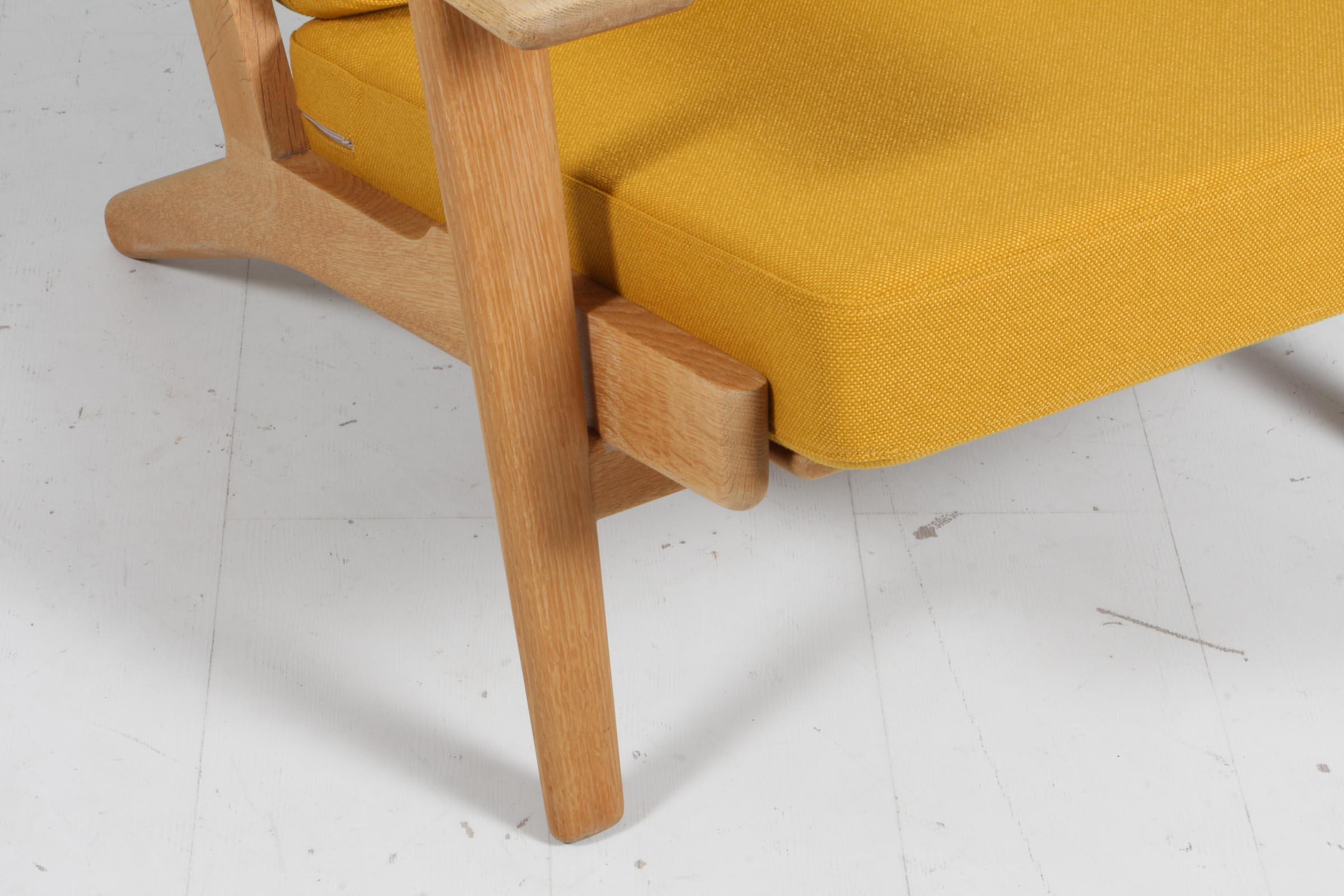 Danese Hans J. Wegner, Sedia da salotto, Modello 290, Quercia trattata con sapone, anni '70 Danimarca in vendita