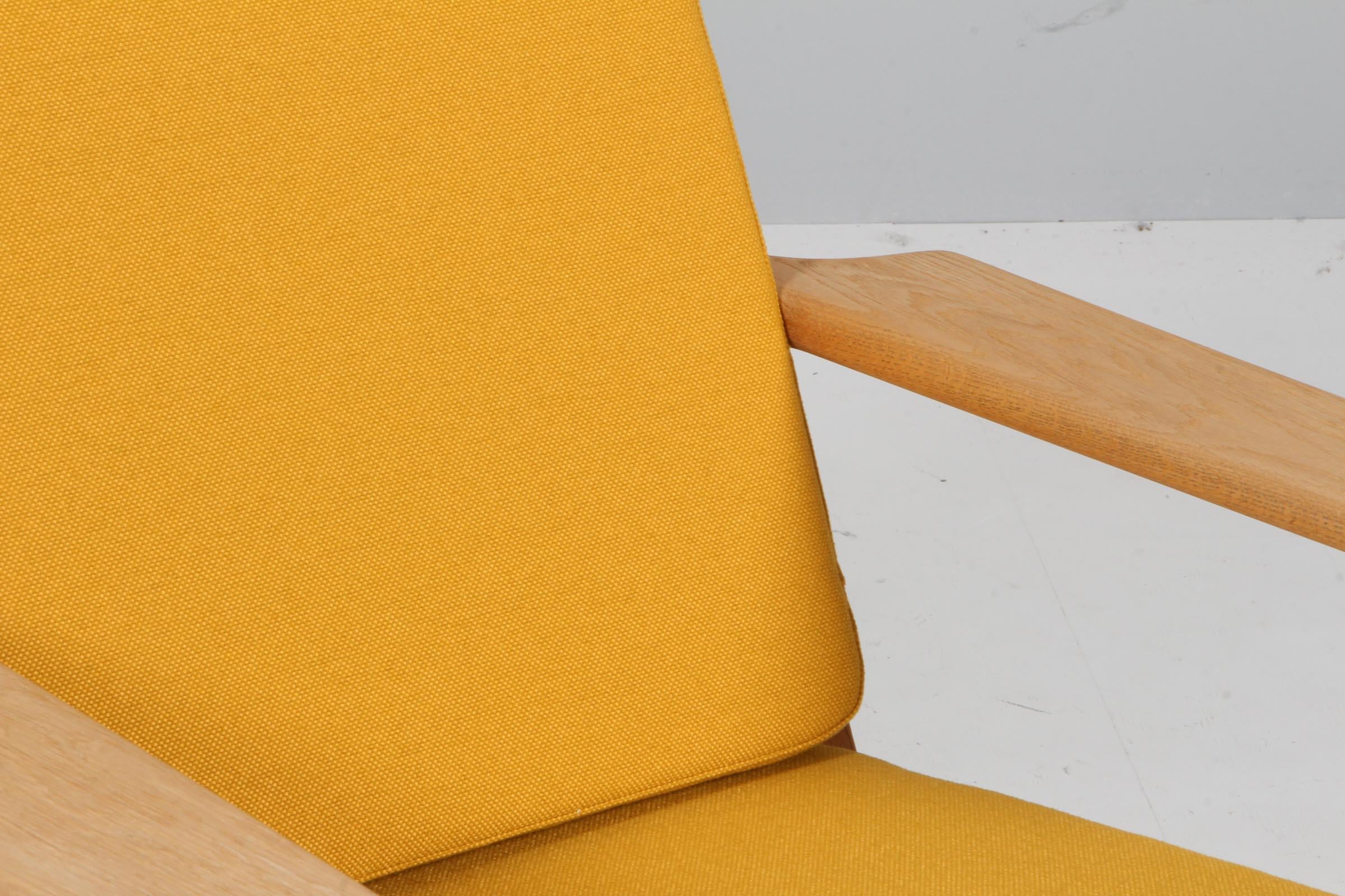 Hans J. Wegner, Sedia da salotto, Modello 290, Quercia trattata con sapone, anni '70 Danimarca In condizioni buone in vendita a Esbjerg, DK
