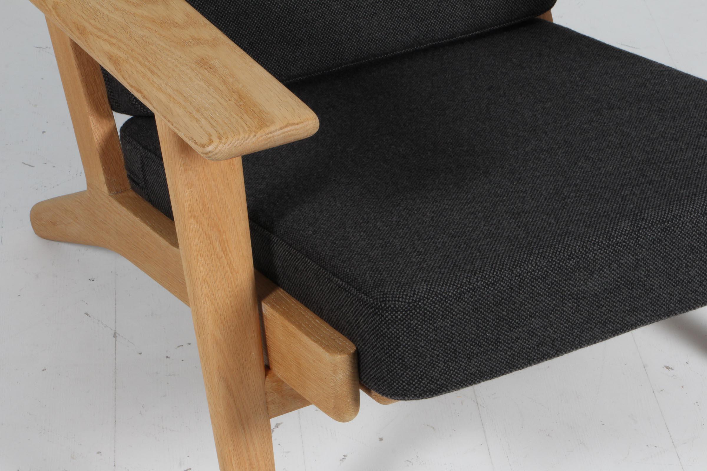 Hans J. Wegner, Sedia da salotto, Modello 290, Quercia trattata con sapone, anni '70 Danimarca In condizioni buone in vendita a Esbjerg, DK