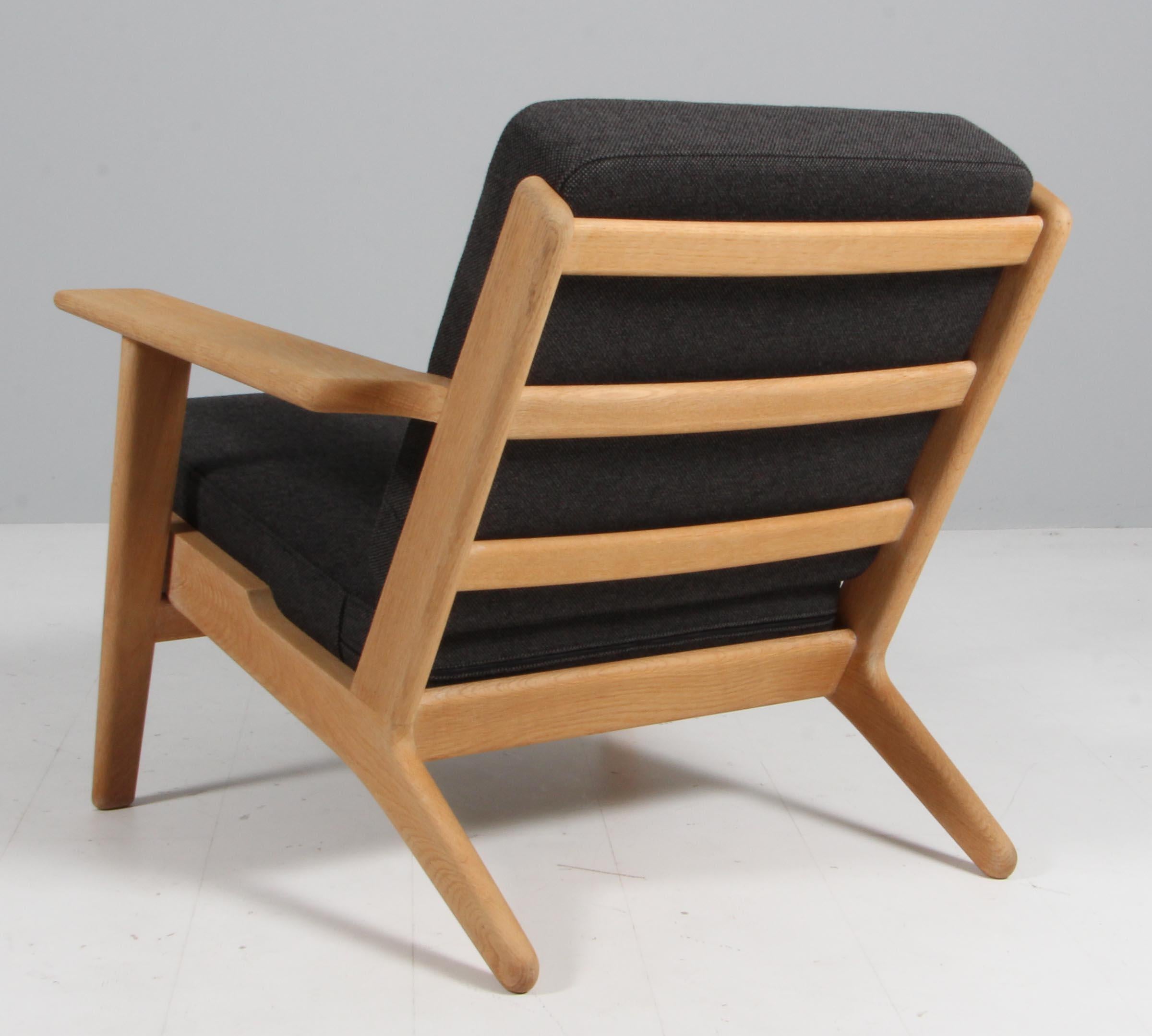 Lana Hans J. Wegner, Sedia da salotto, Modello 290, Quercia trattata con sapone, anni '70 Danimarca in vendita