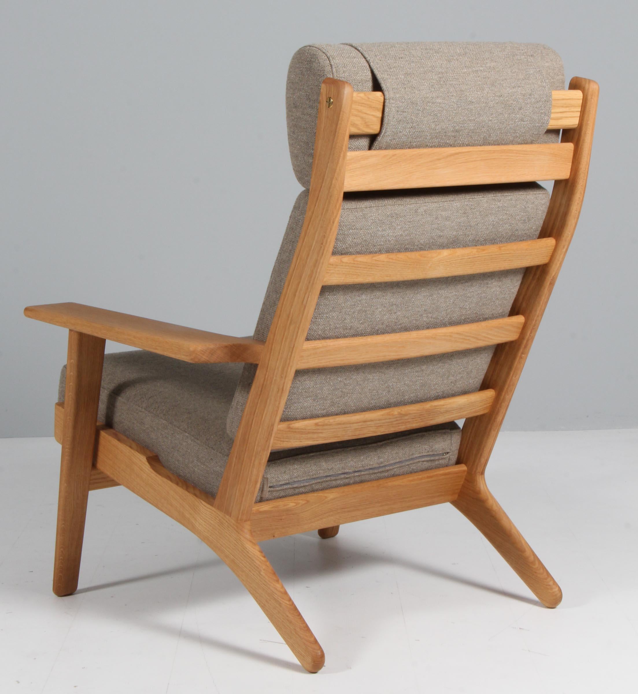 Wool Hans J. Wegner, Lounge Chair, Model 290A, oak