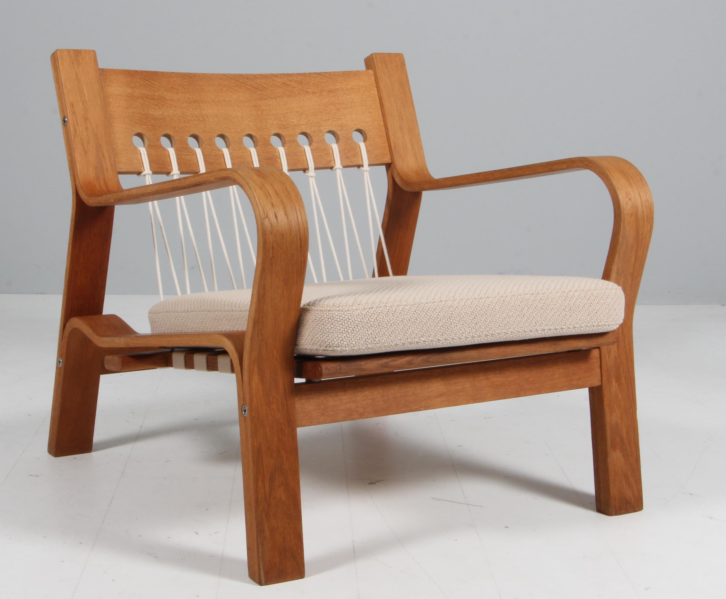Hans J. Wegner, Lounge Chair, Model 671, Oak, Coda 2 and Cotton Rope In Good Condition In Esbjerg, DK