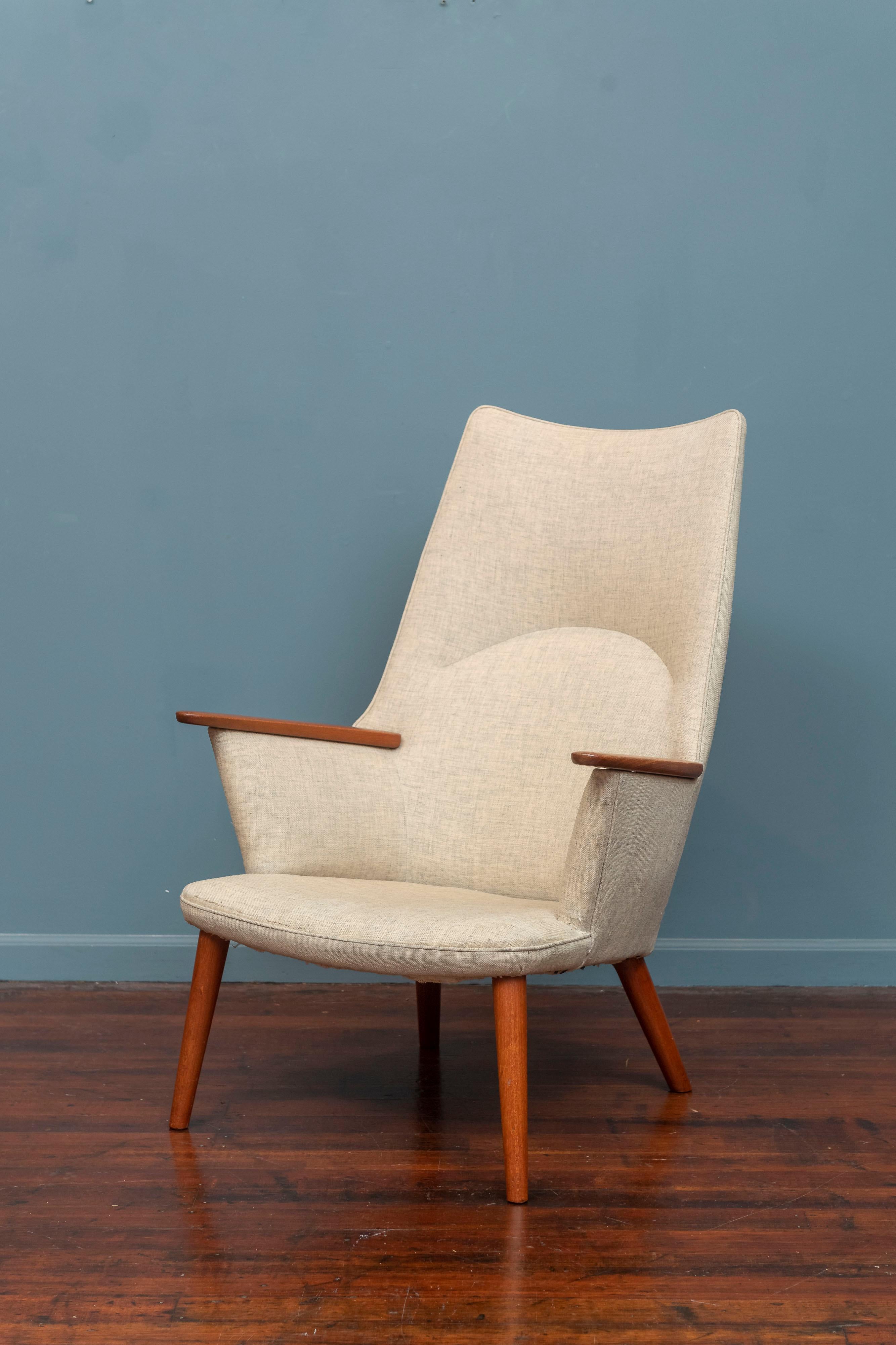 Scandinavian Modern Hans J. Wegner Lounge Chair Model AP-27  For Sale