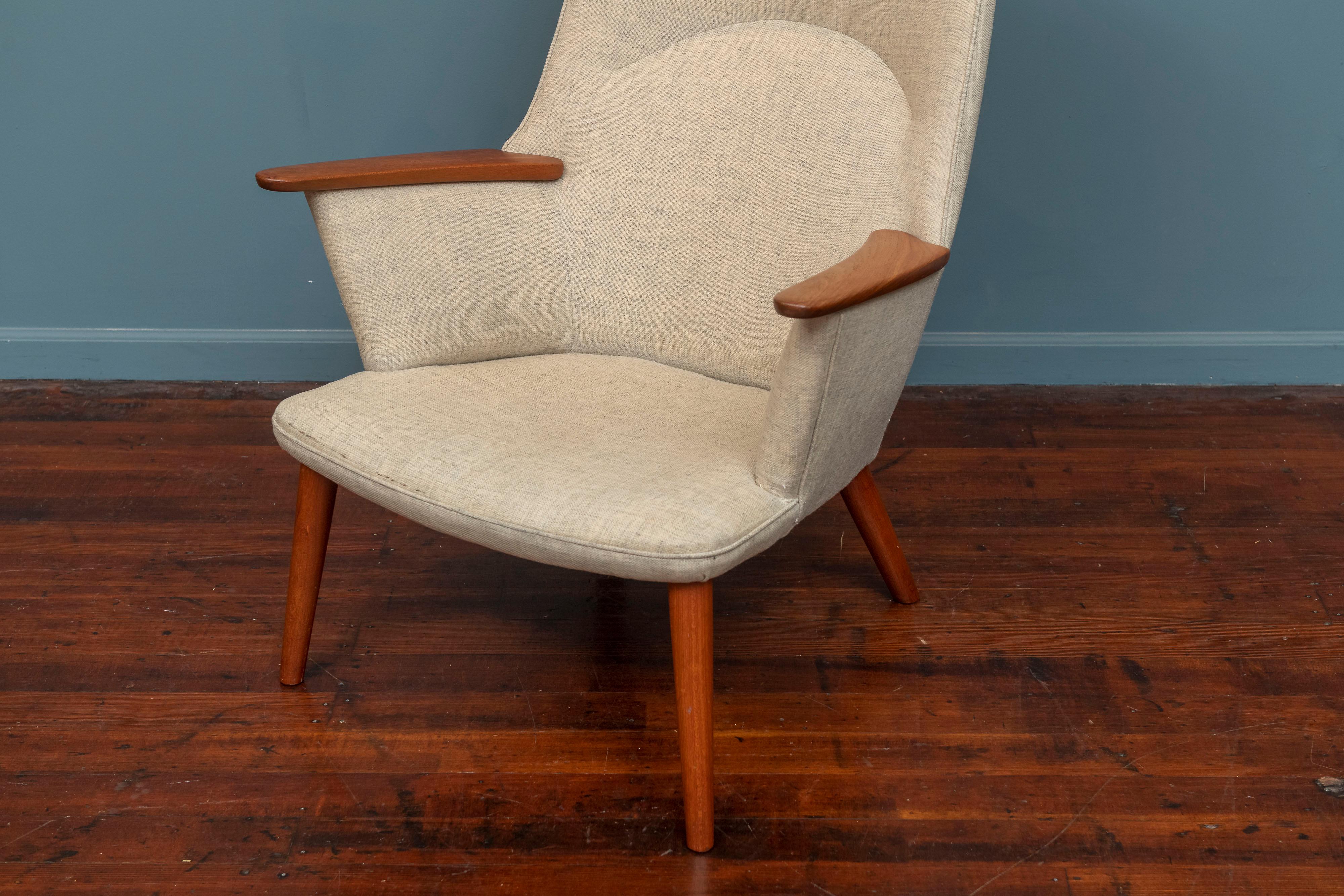 Danish Hans J. Wegner Lounge Chair Model AP-27  For Sale