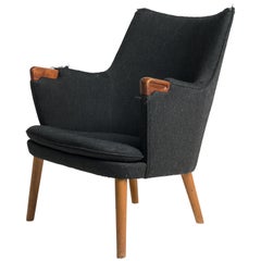 Hans J. Wegner. Lounge Chair, Model AP20, Oak and Teak AP 20 AP-20