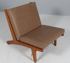 Hans J. Wegner GE-370 Lounge Chair, Oak Frame, Leather, Denmark, 1960s