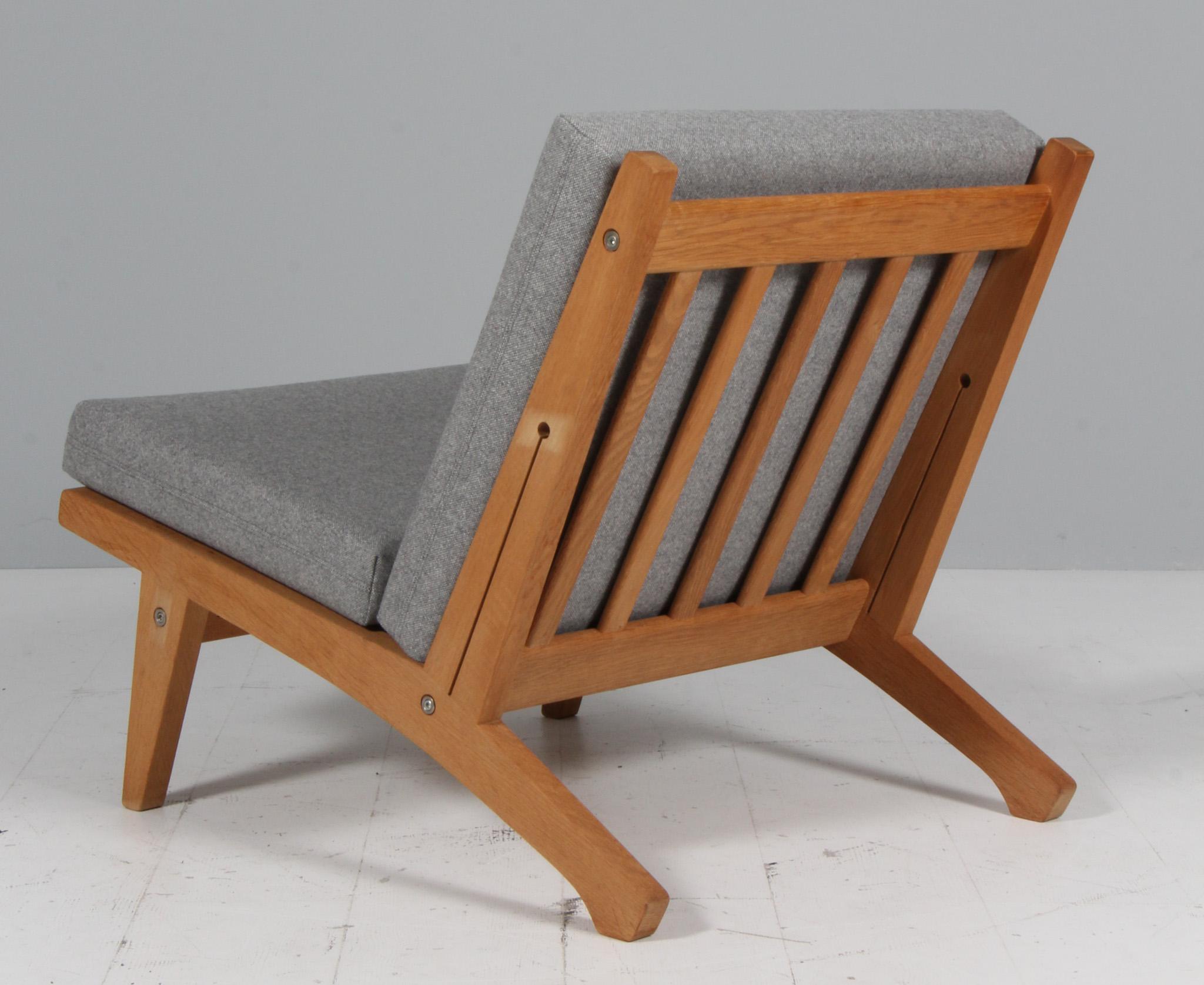 Milieu du XXe siècle Fauteuil de salon Hans J. Wegner, modèle GE-370 en vente