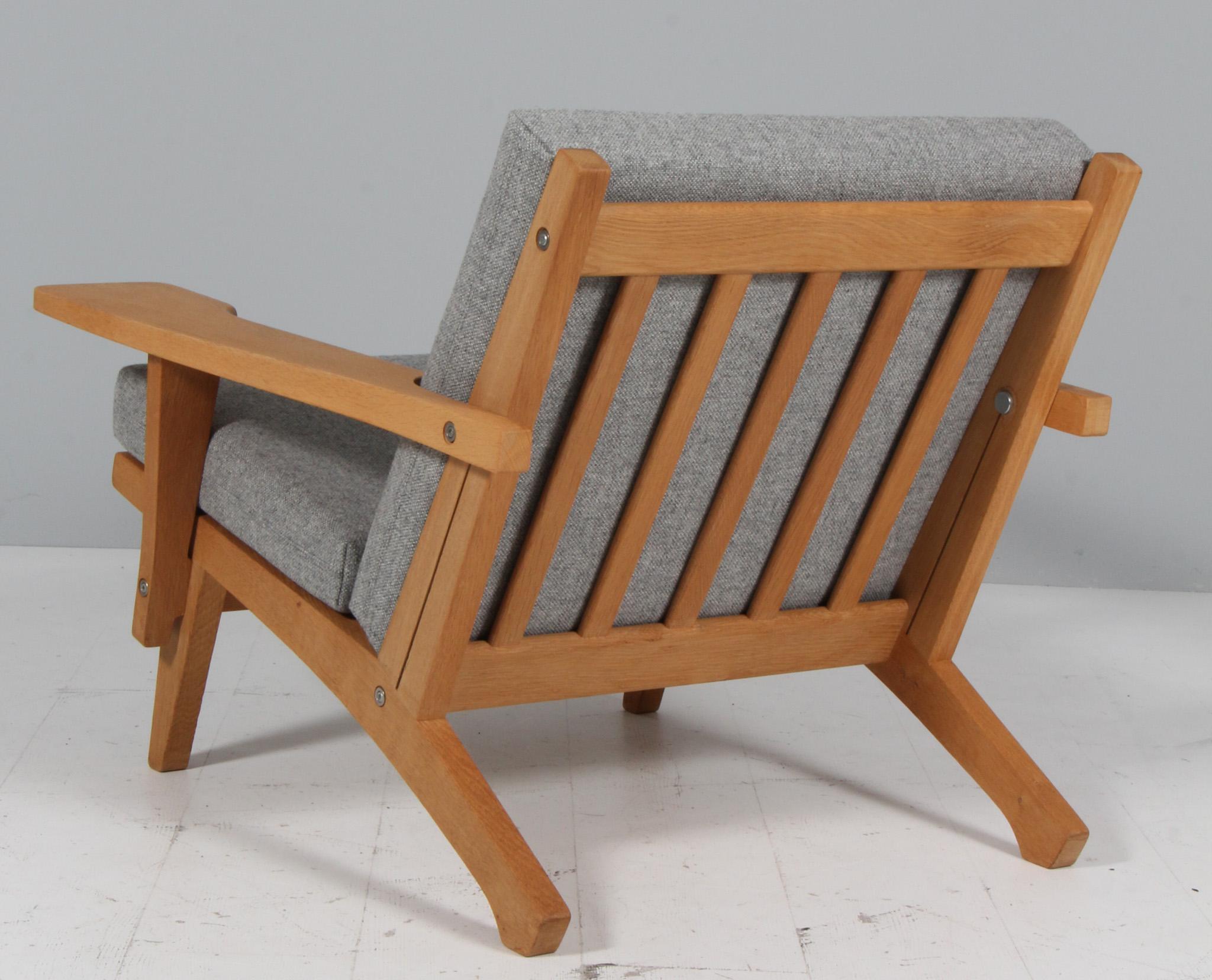 Cuir Fauteuil de salon Hans J. Wegner, modèle GE-370 en vente