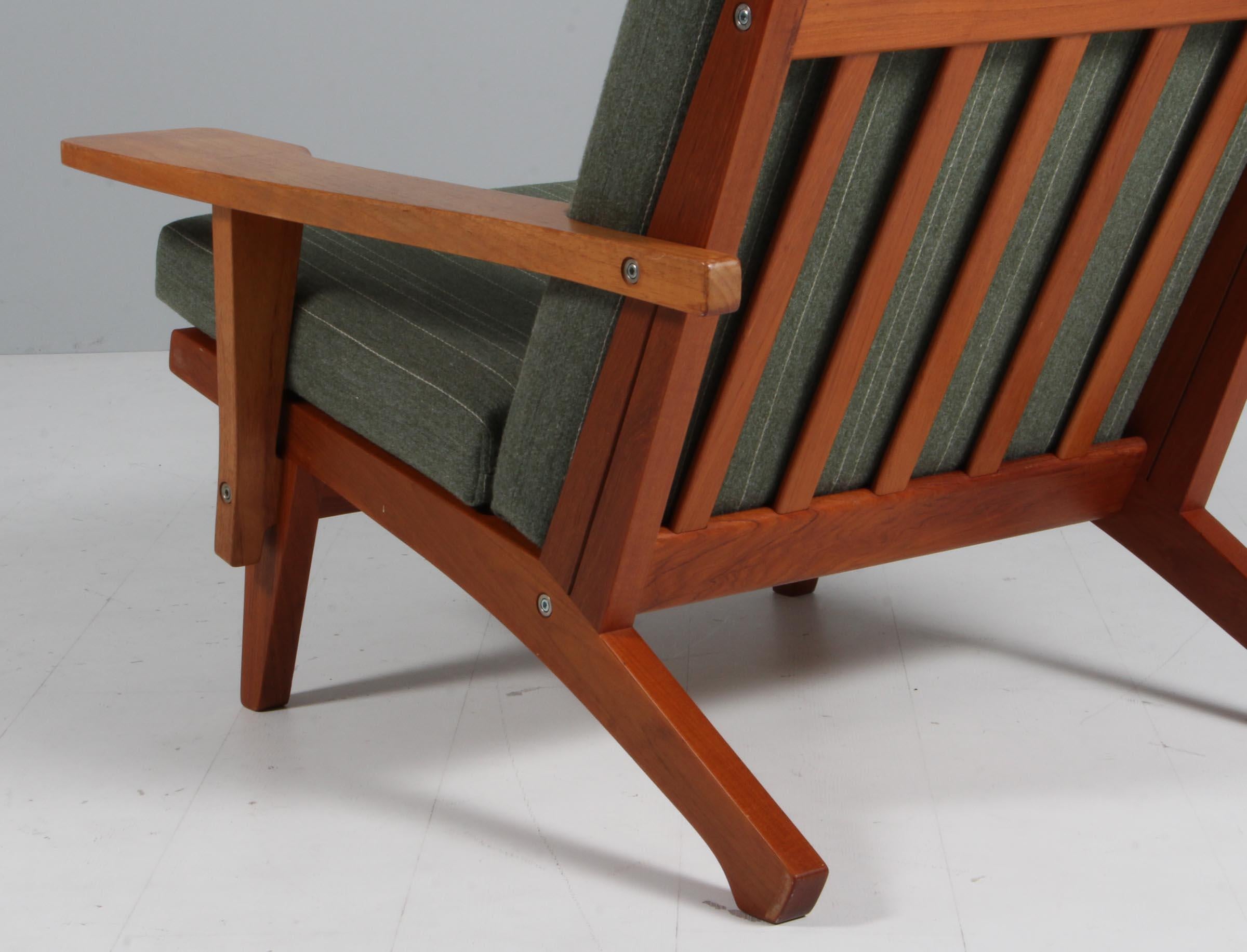 Hans J. Wegner Lounge Chair, Model GE-370 1
